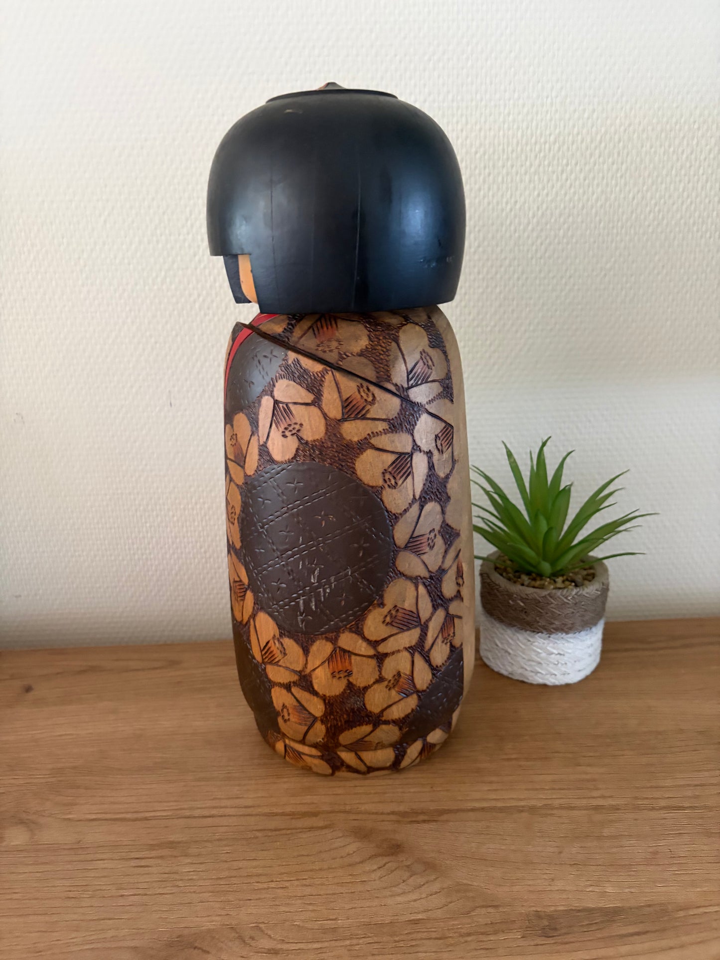 Rare vintage Gumma kokeshi by Inosuke Kobayashi (1931-)