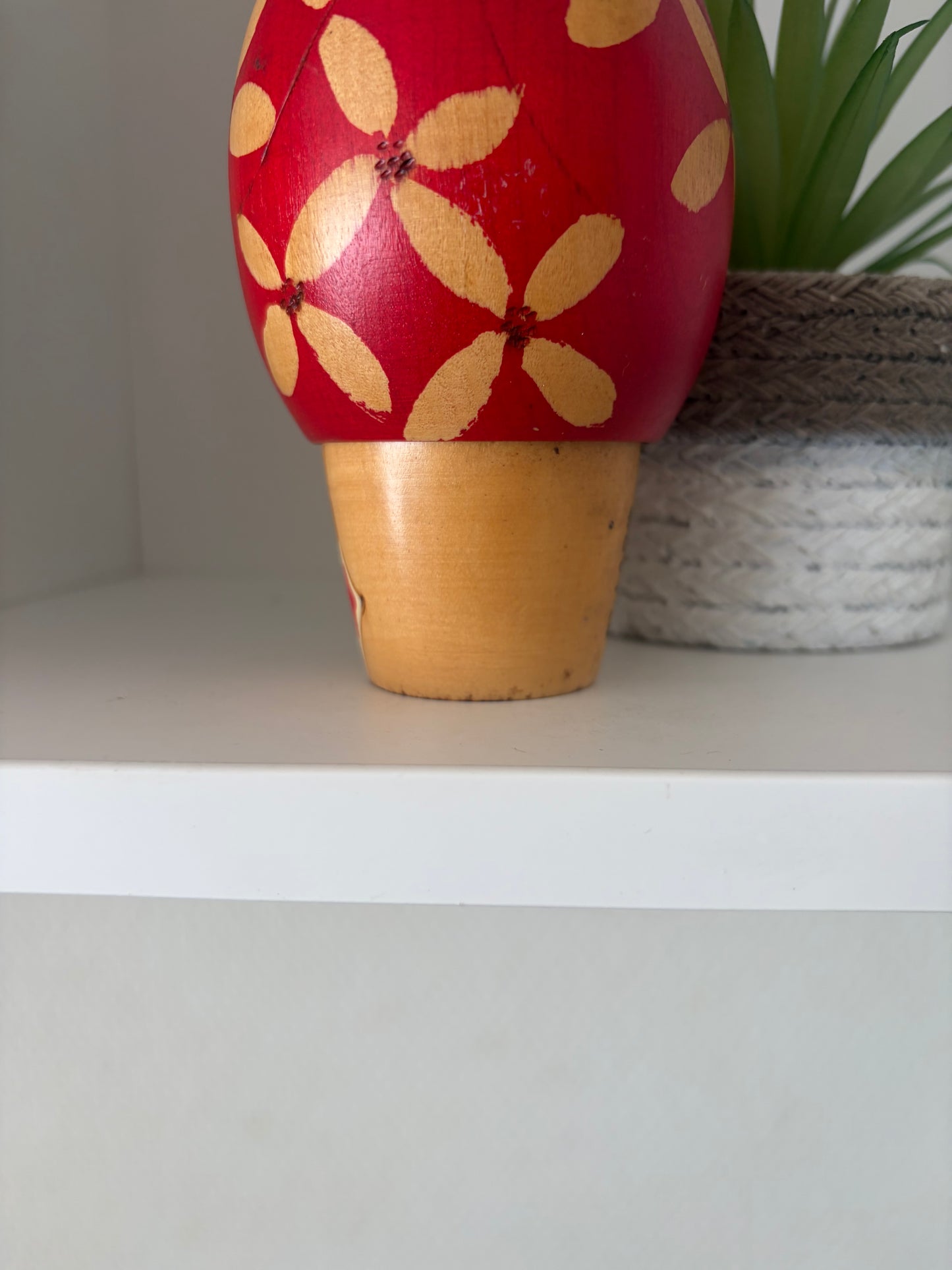 Vintage lovely Sosaku kokeshi by Chie Tamura