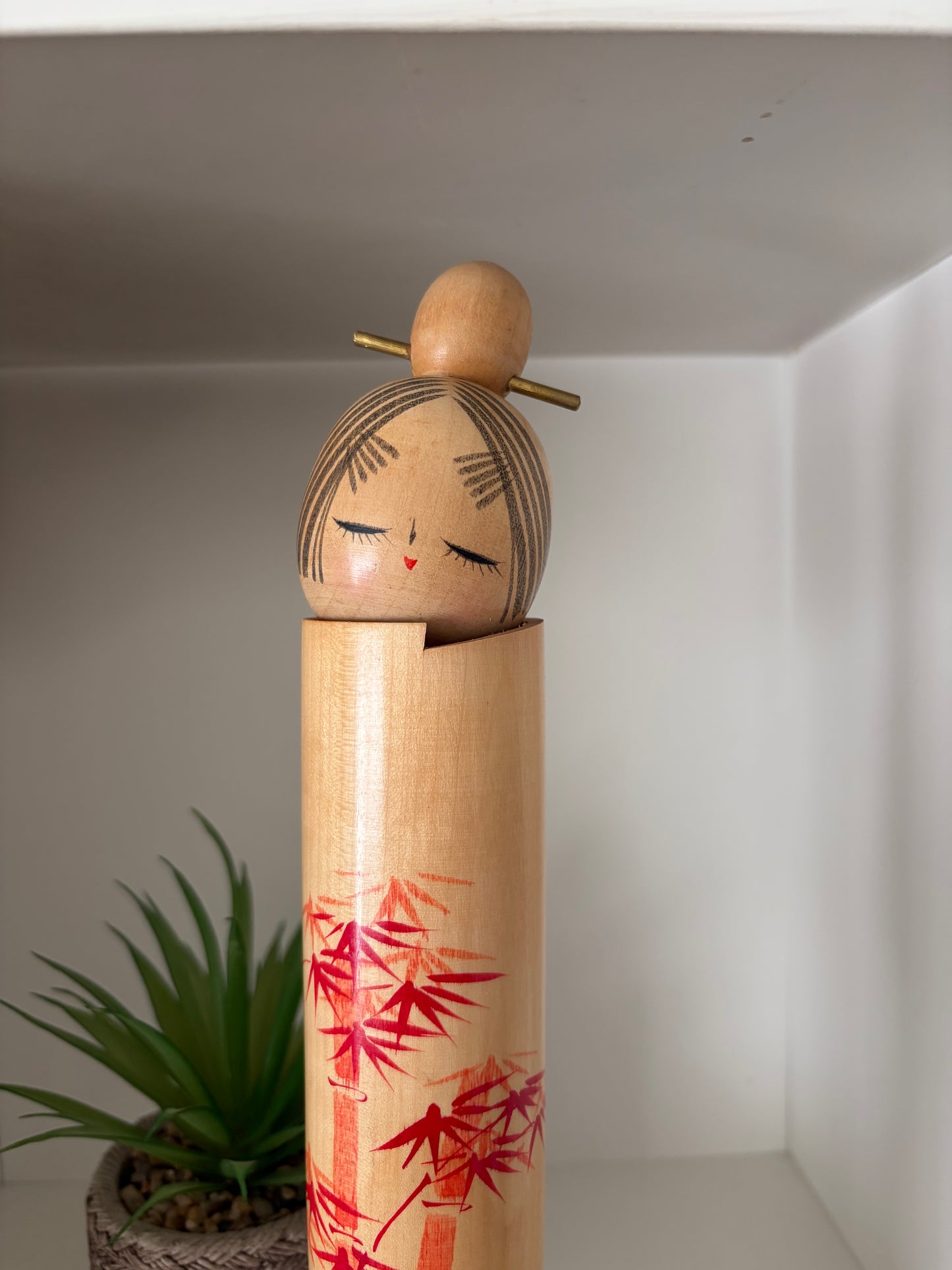 Vintage Sosaku kokeshi by Sato Suigai (1920-) - With box