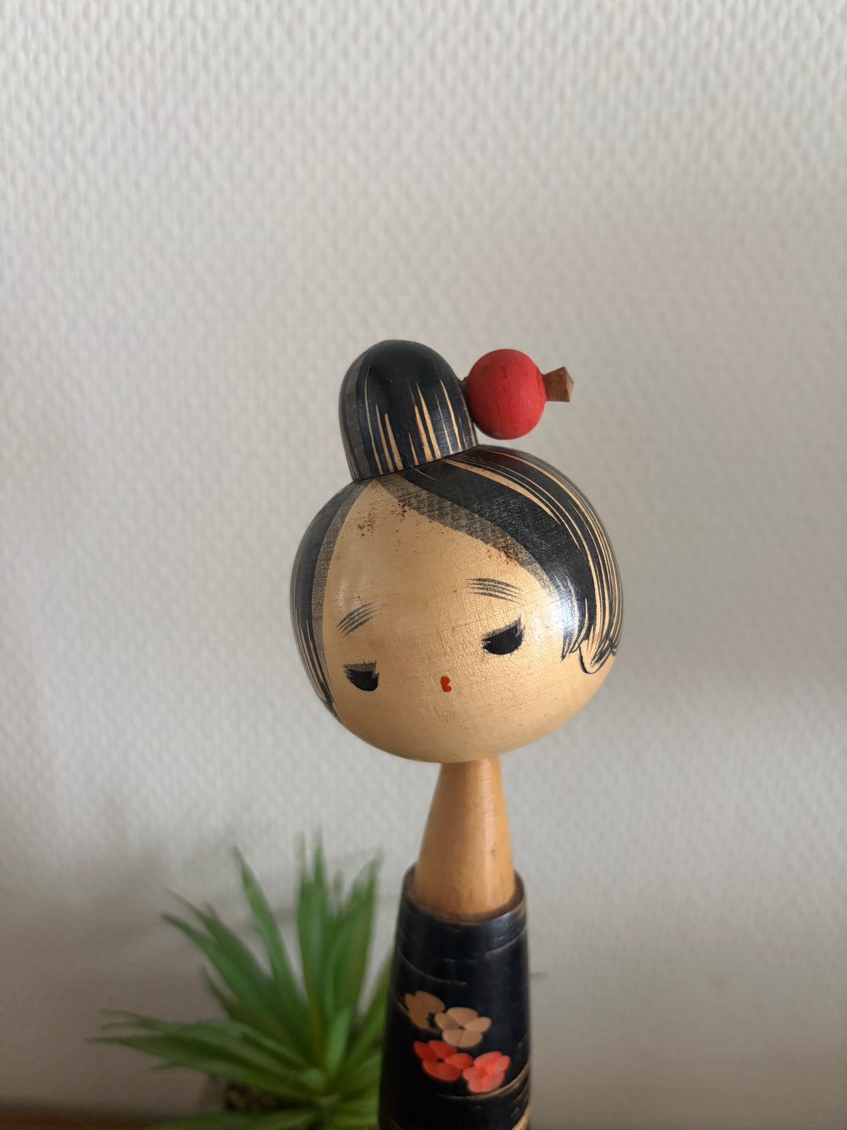 Rare Vintage Sosaku kokeshi by Takanashi Hanpuushi