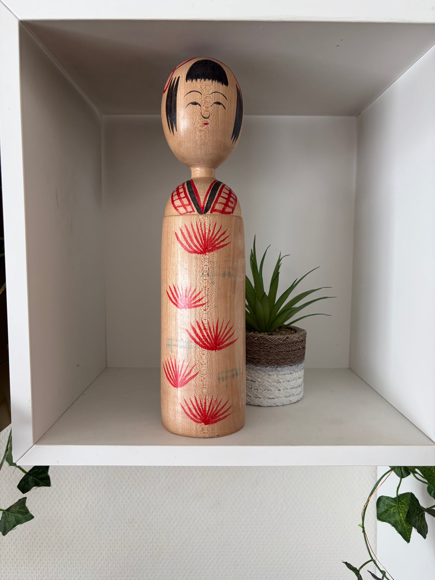Vintage traditional Kijiyama kokeshi by Onodera Shigeichi