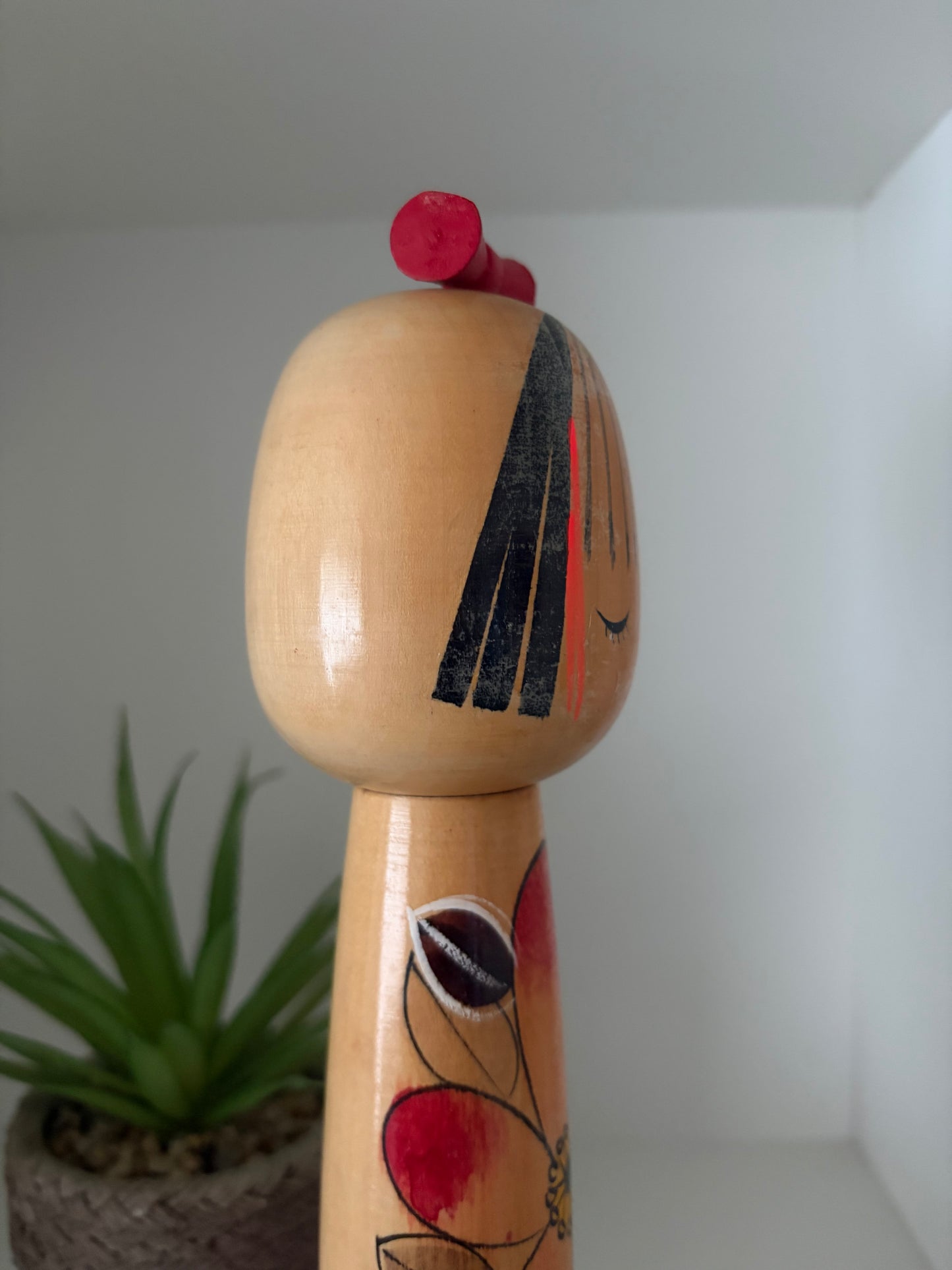 Vintage Sosaku kokeshi by Yajima Suihou (1915-)
