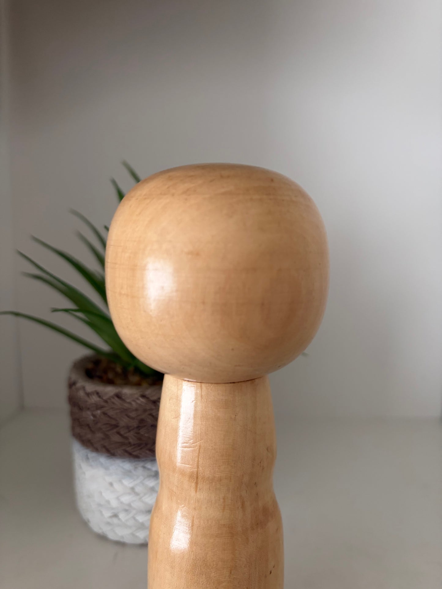 Rare vintage Sosaku kokeshi by Aida Seiho (Harumine) (1926-1998)