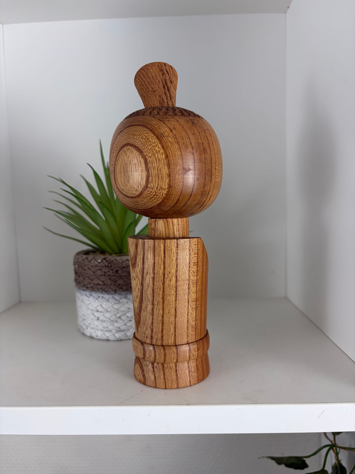 Rare vintage Sosaku kokeshi by Aida Seiho (Harumine) (1926-1998)