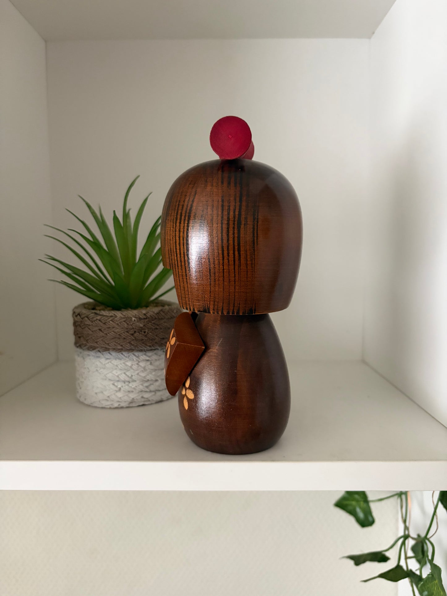 Lovely vintage Sosaku kokeshi by Ishida Tomio
