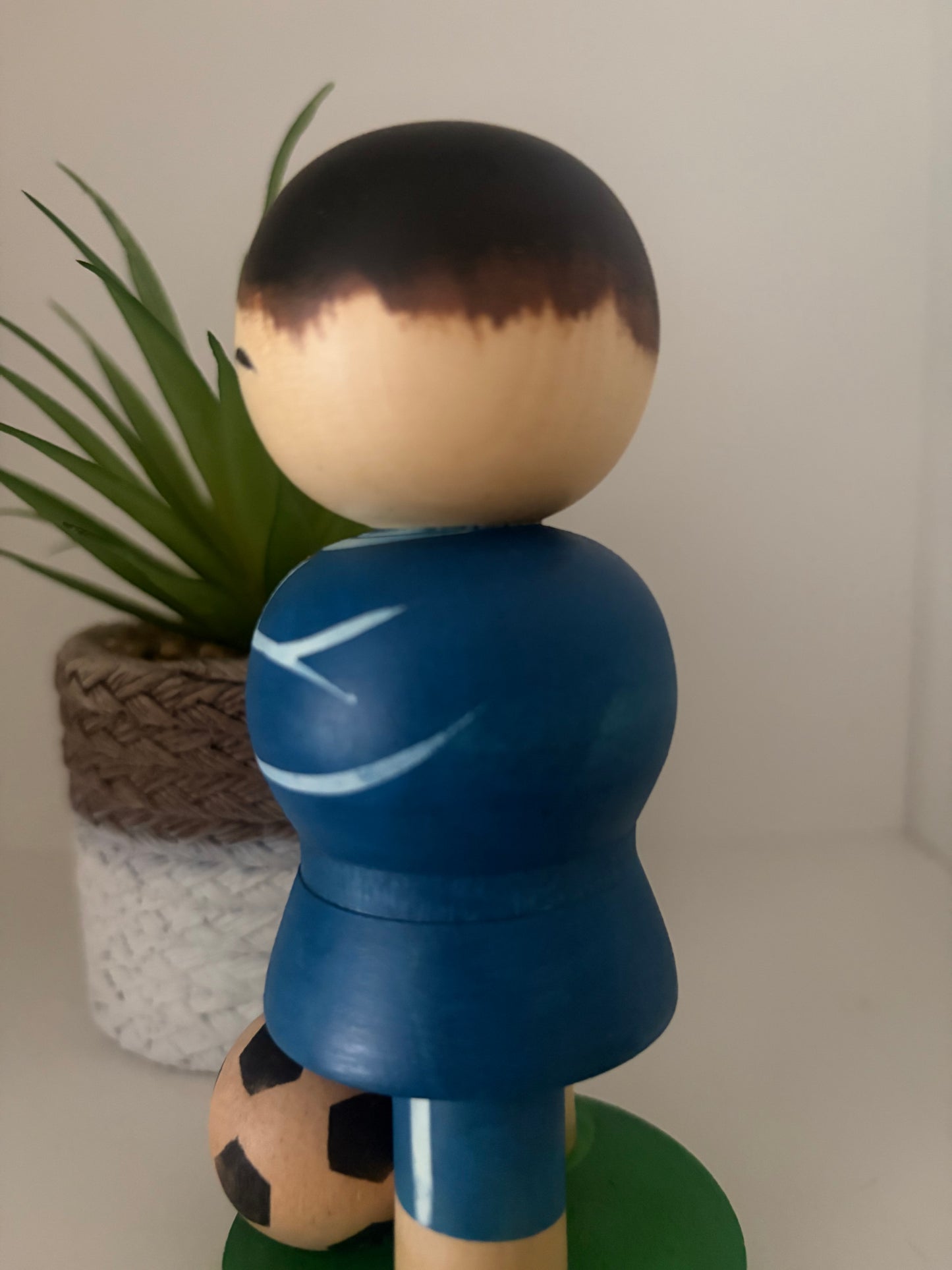 Vintage Sosaku kokeshi by Aoki Ryoka (1931-)