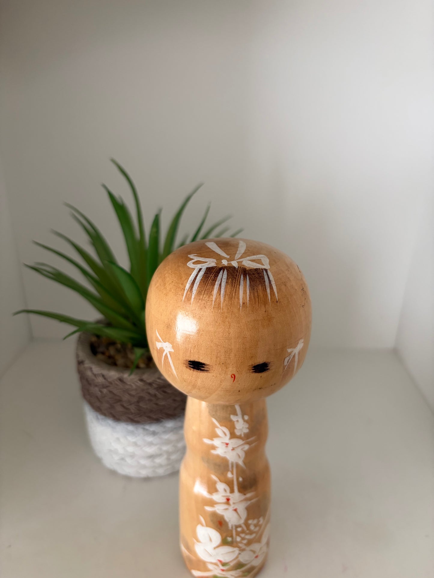 Rare vintage Sosaku kokeshi by Aida Seiho (Harumine) (1926-1998)