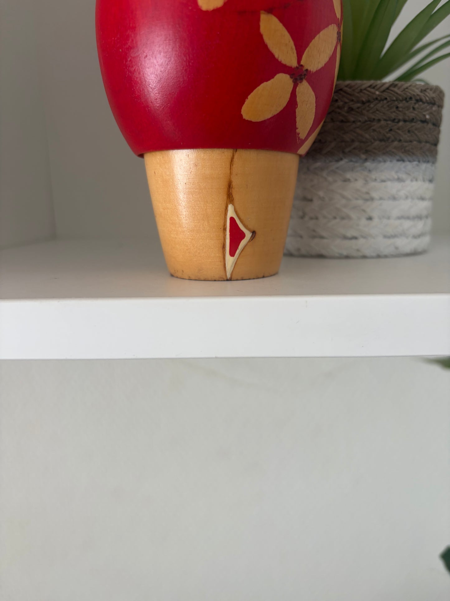 Vintage lovely Sosaku kokeshi by Chie Tamura