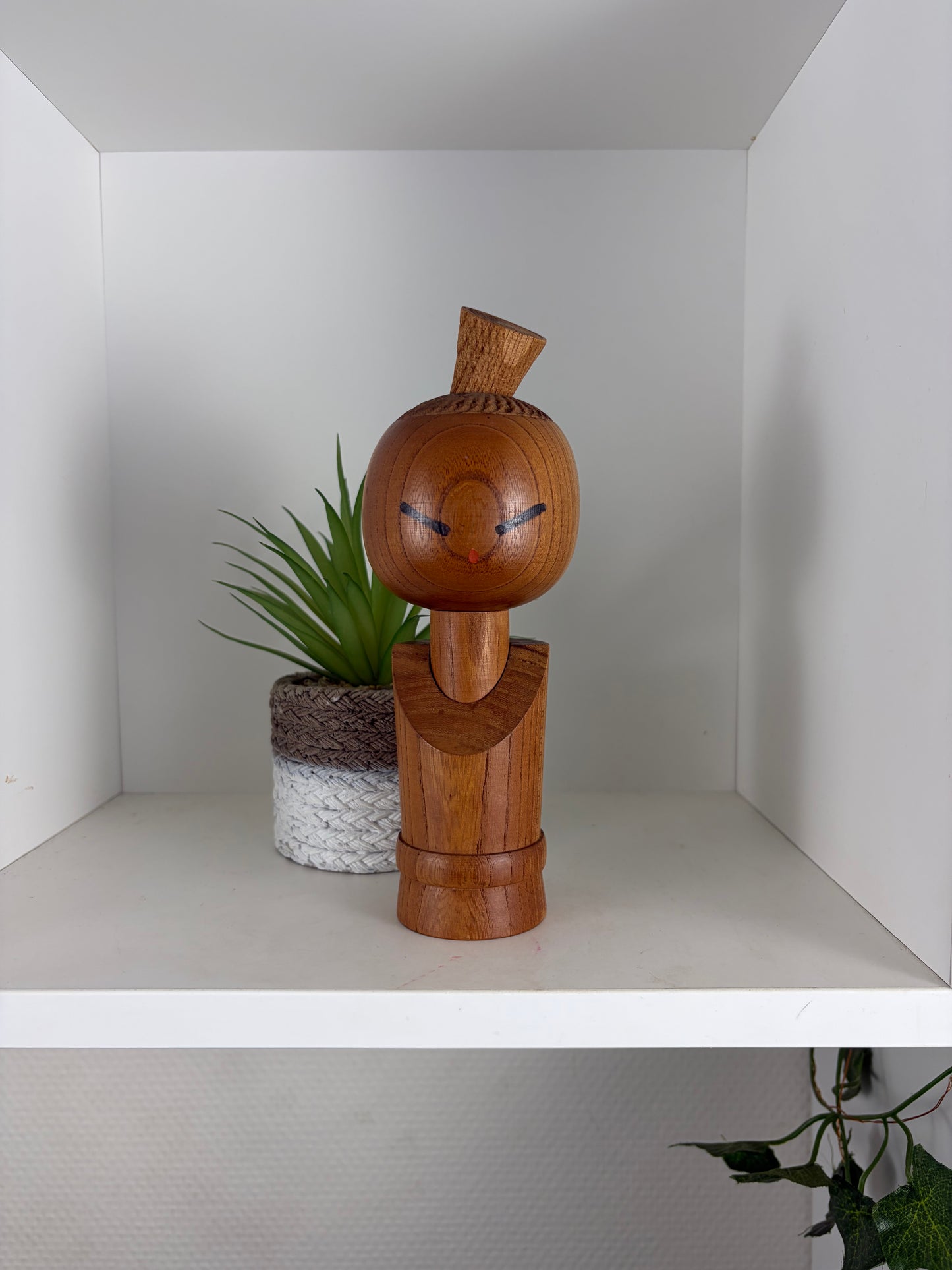 Rare vintage Sosaku kokeshi by Aida Seiho (Harumine) (1926-1998)