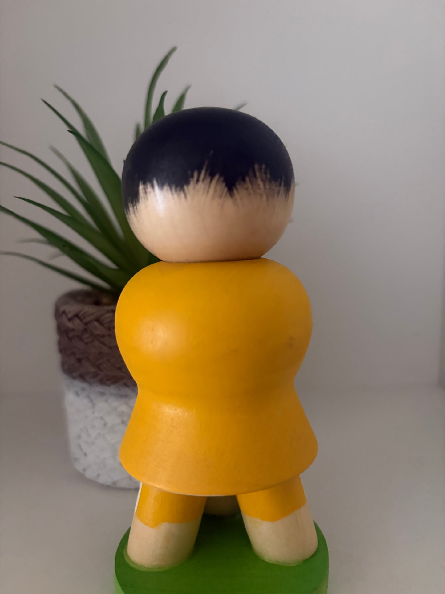 Vintage Sosaku kokeshi by Aoki Ryoka (1931-)