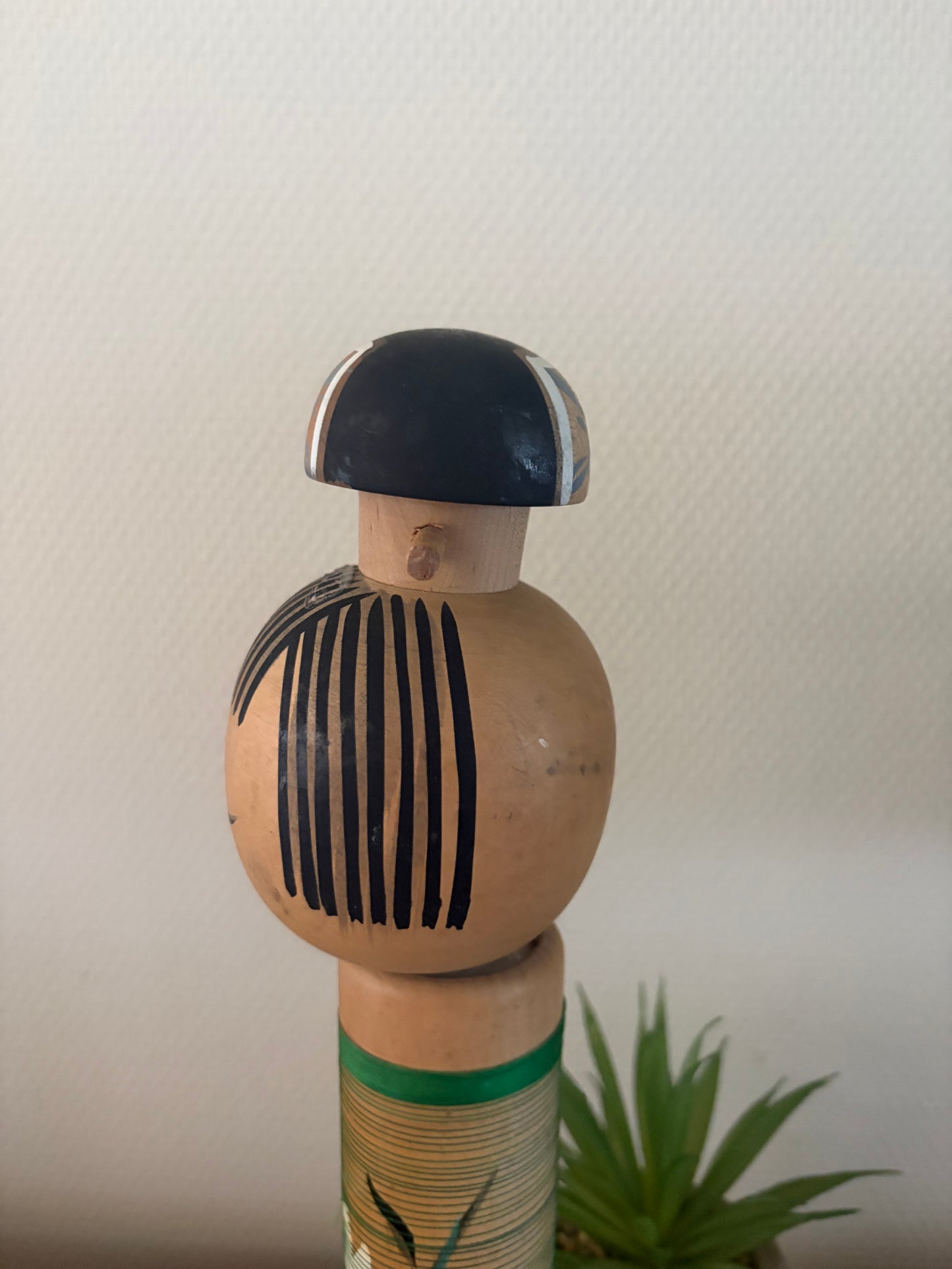 Rare vintage Sosaku kokeshi by Aida Seiho (Harumine) (1926-1998)