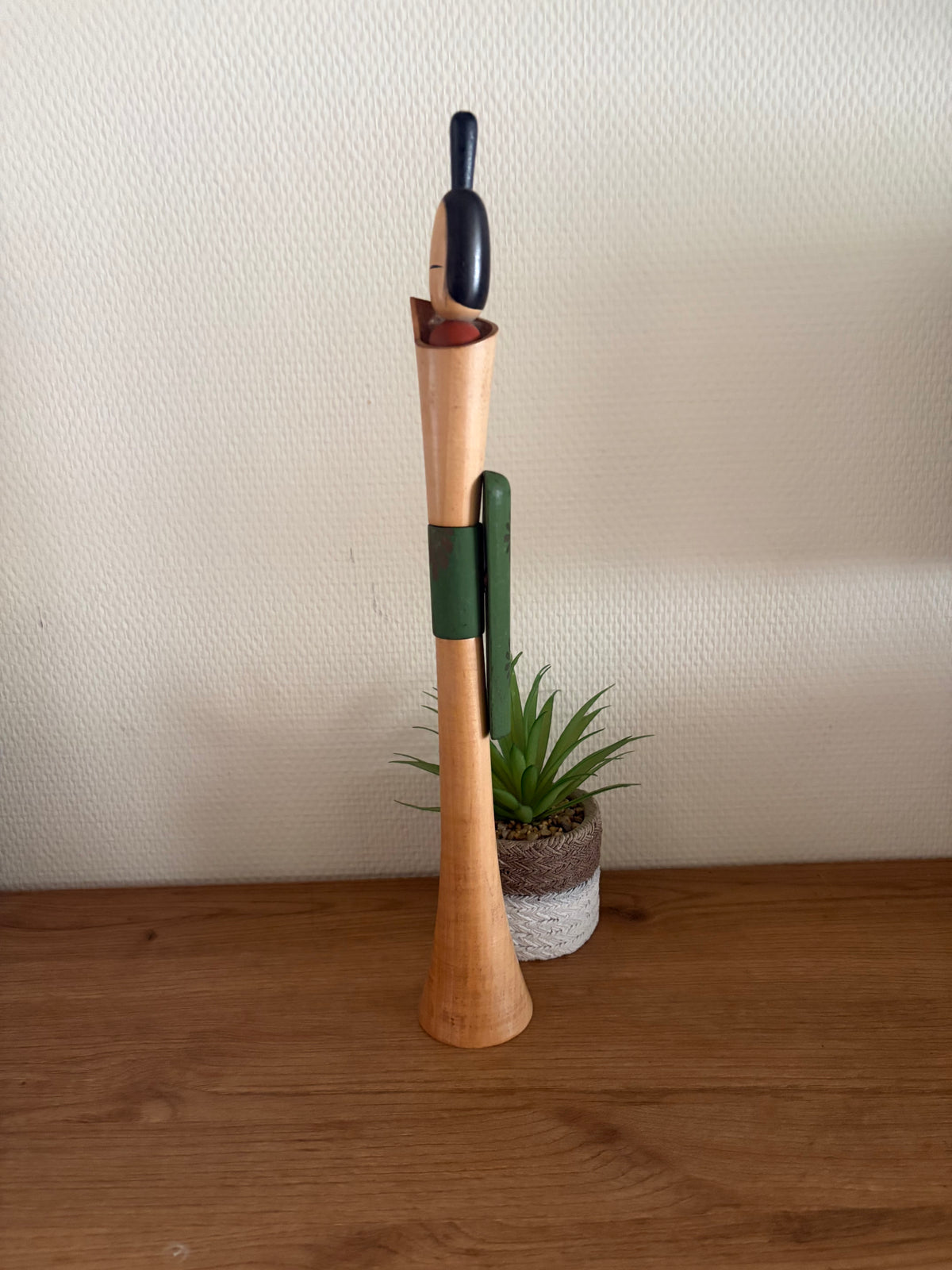 Rare vintage Sosaku kokeshi by Shido Shozan (1932-1995)