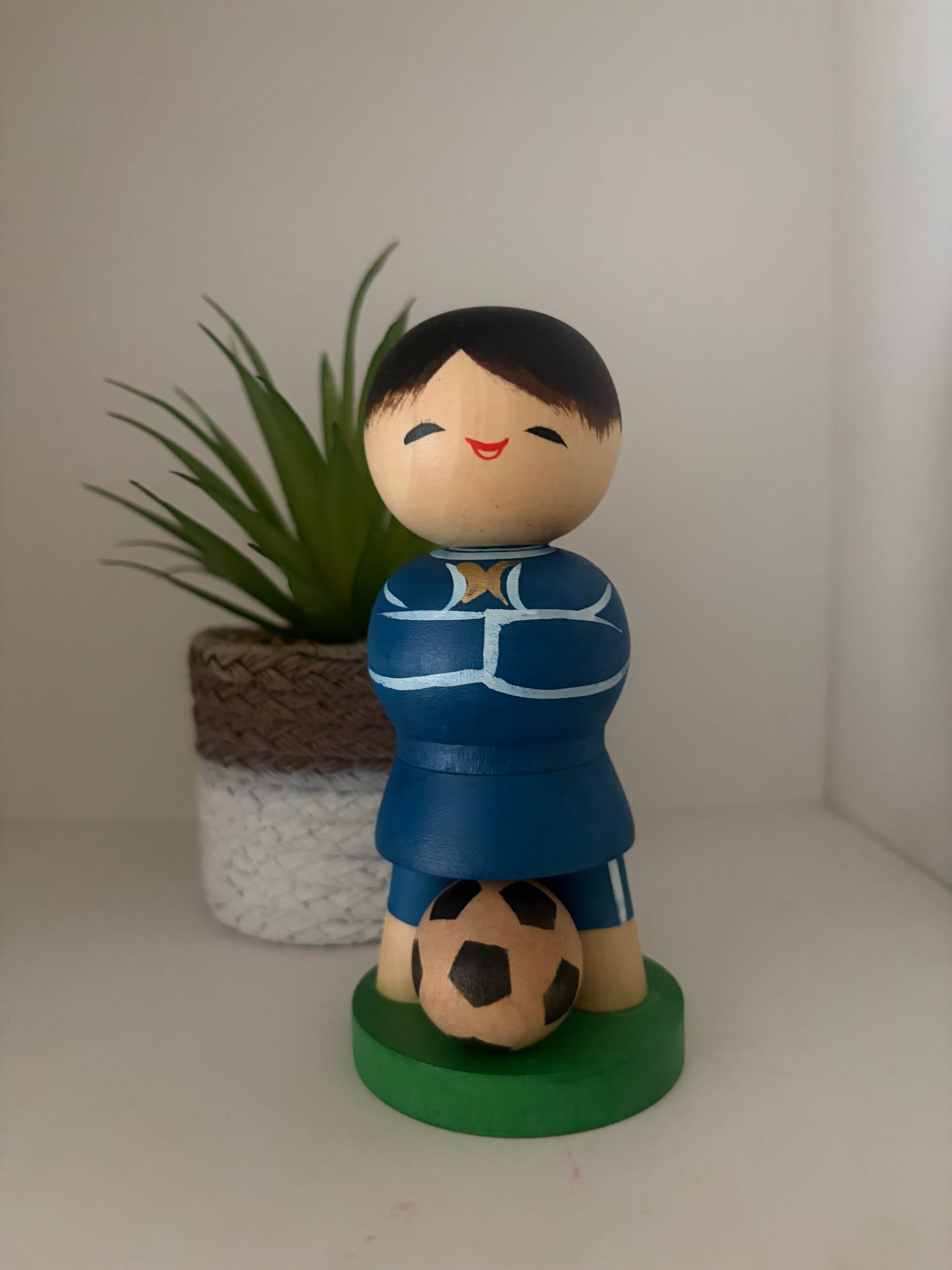 Vintage Sosaku kokeshi by Aoki Ryoka (1931-)