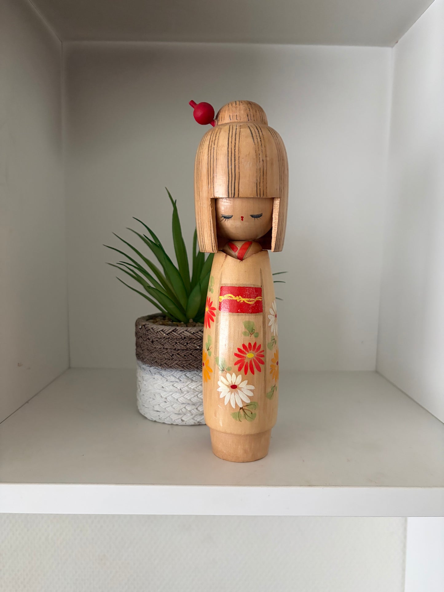 Vintage Sosaku kokeshi by Hajime Miyashita (1940-)