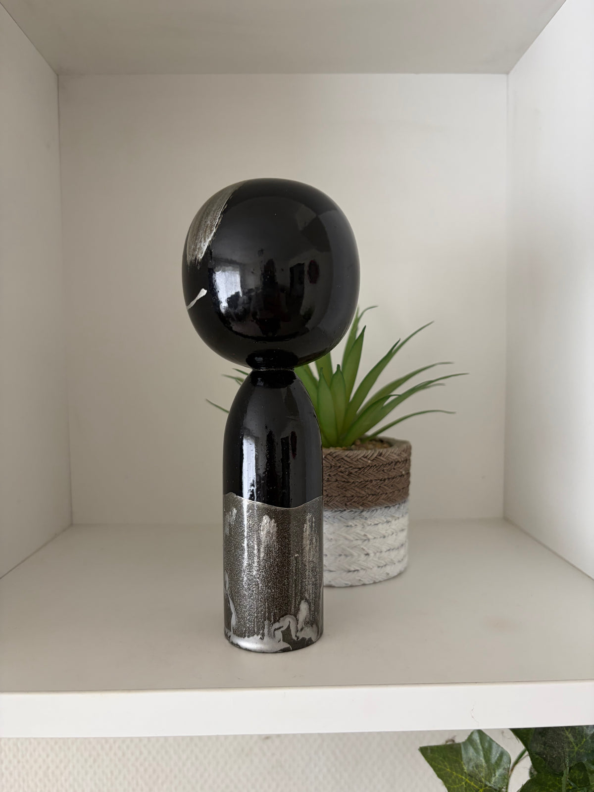 Exclusive Sosaku kokeshi by Hideo Ishihara (1925-1999)