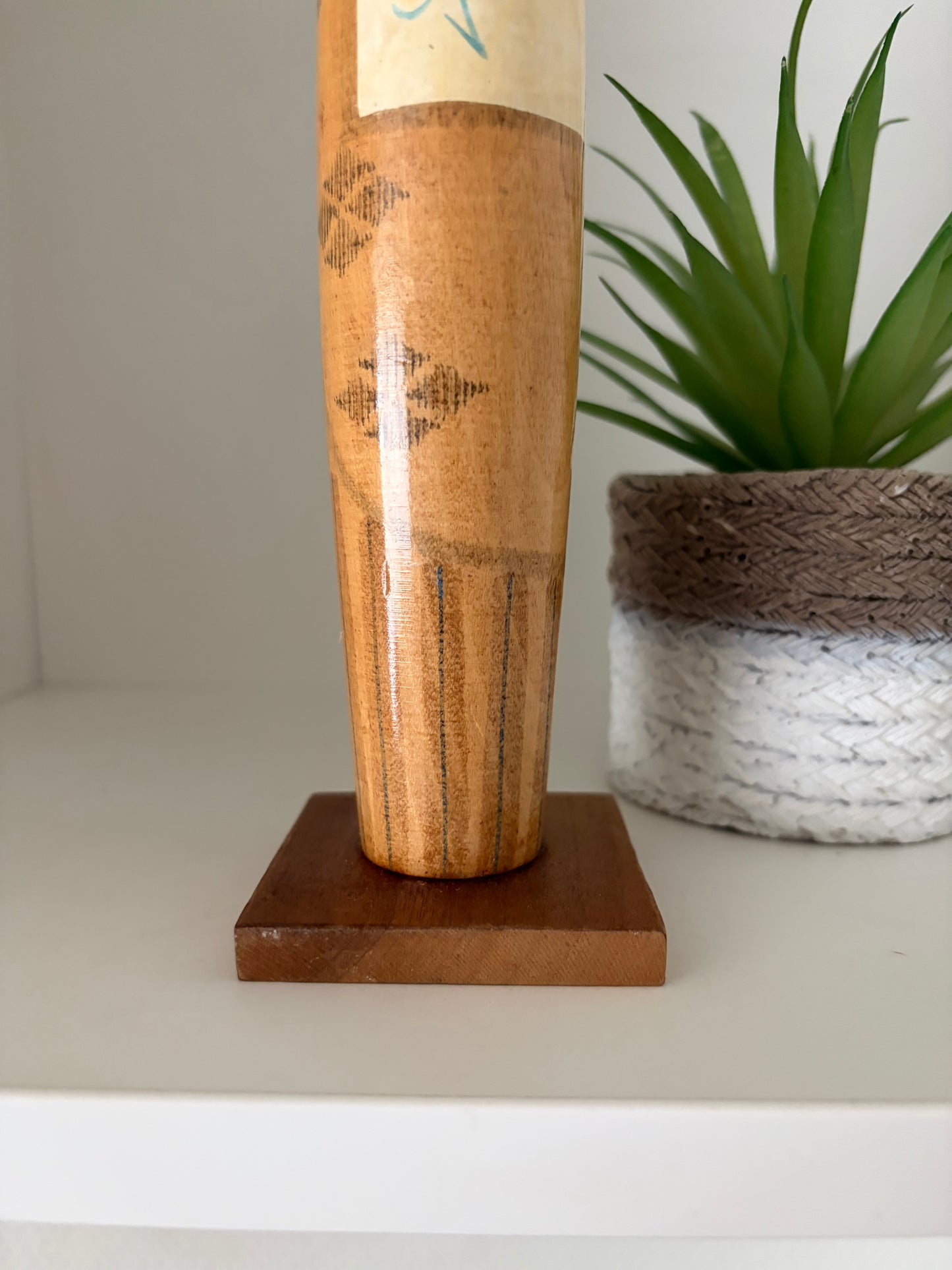 Vintage Sosaku kokeshi by Issetsu Kuribayashi (1924-2011)