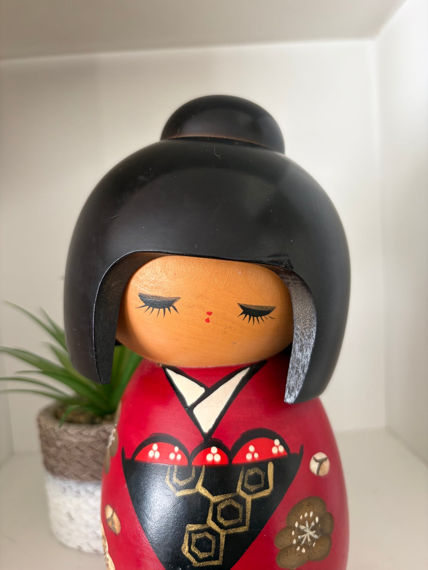 Vintage chunky Gumma kokeshi by Hajime Miyashita (1940-)