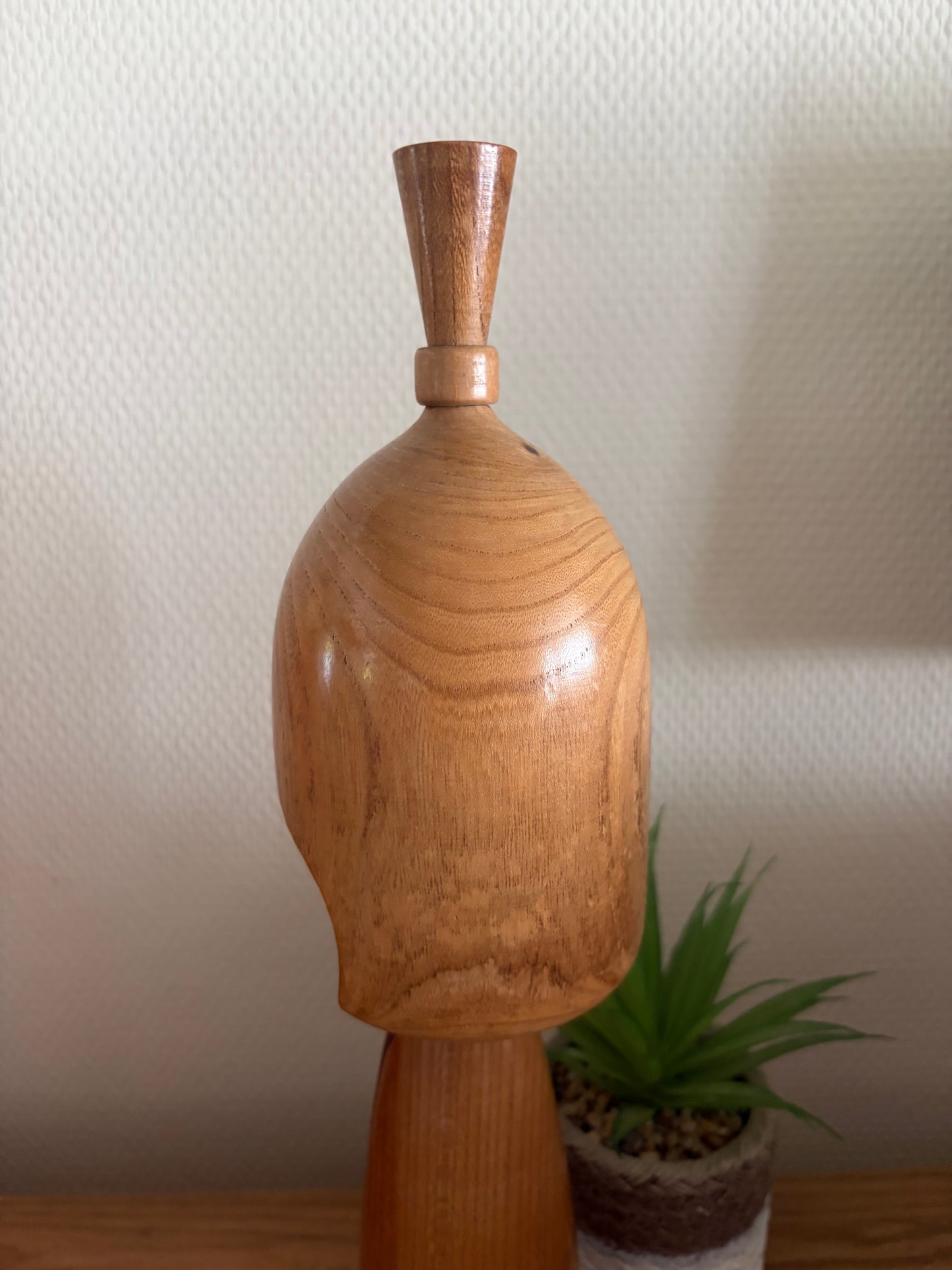 Exclusive Sosaku kokeshi by Shido Shozan (1932-1995)