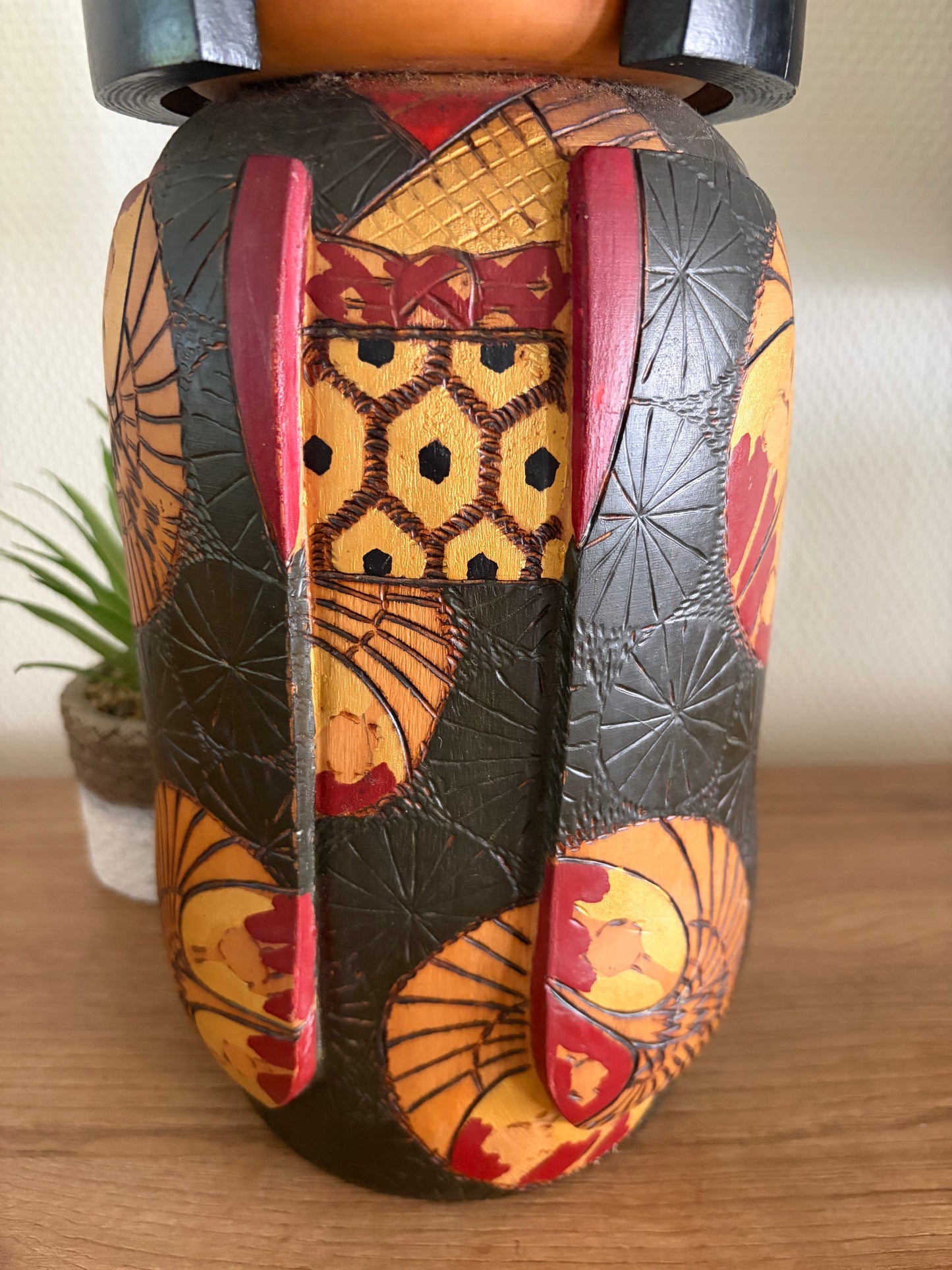 Rare vintage Gumma kokeshi by Inosuke Kobayashi (1931-)