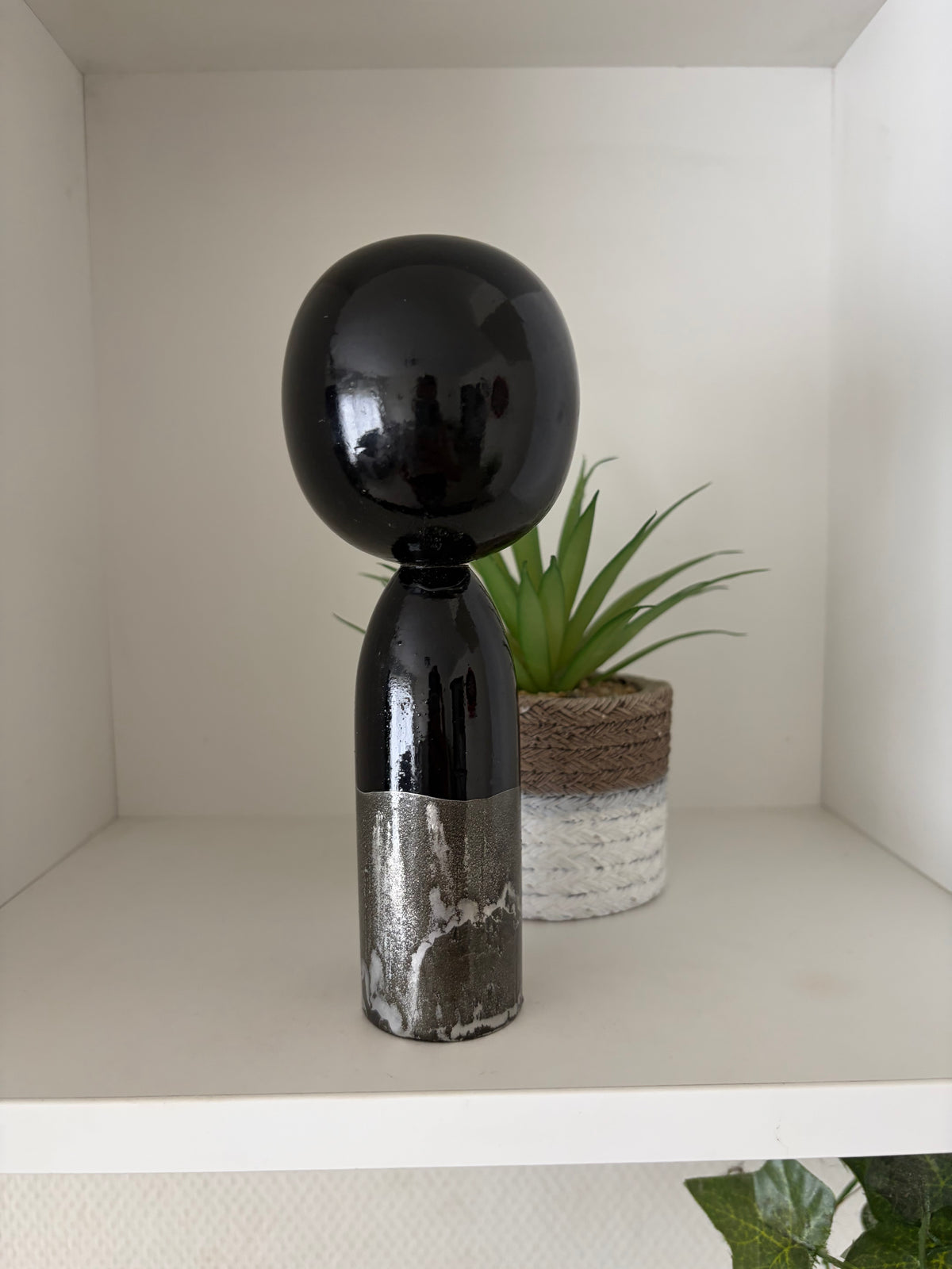 Exclusive Sosaku kokeshi by Hideo Ishihara (1925-1999)