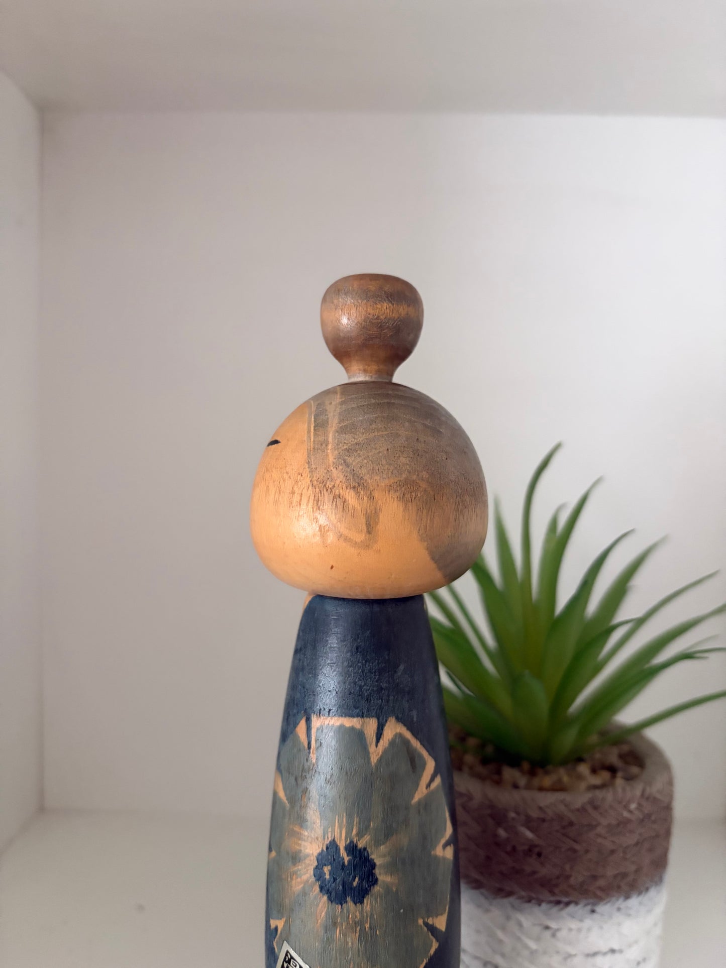 vintage Sosaku kokeshi by Issetsu Kuribayashi (1924-2011)
