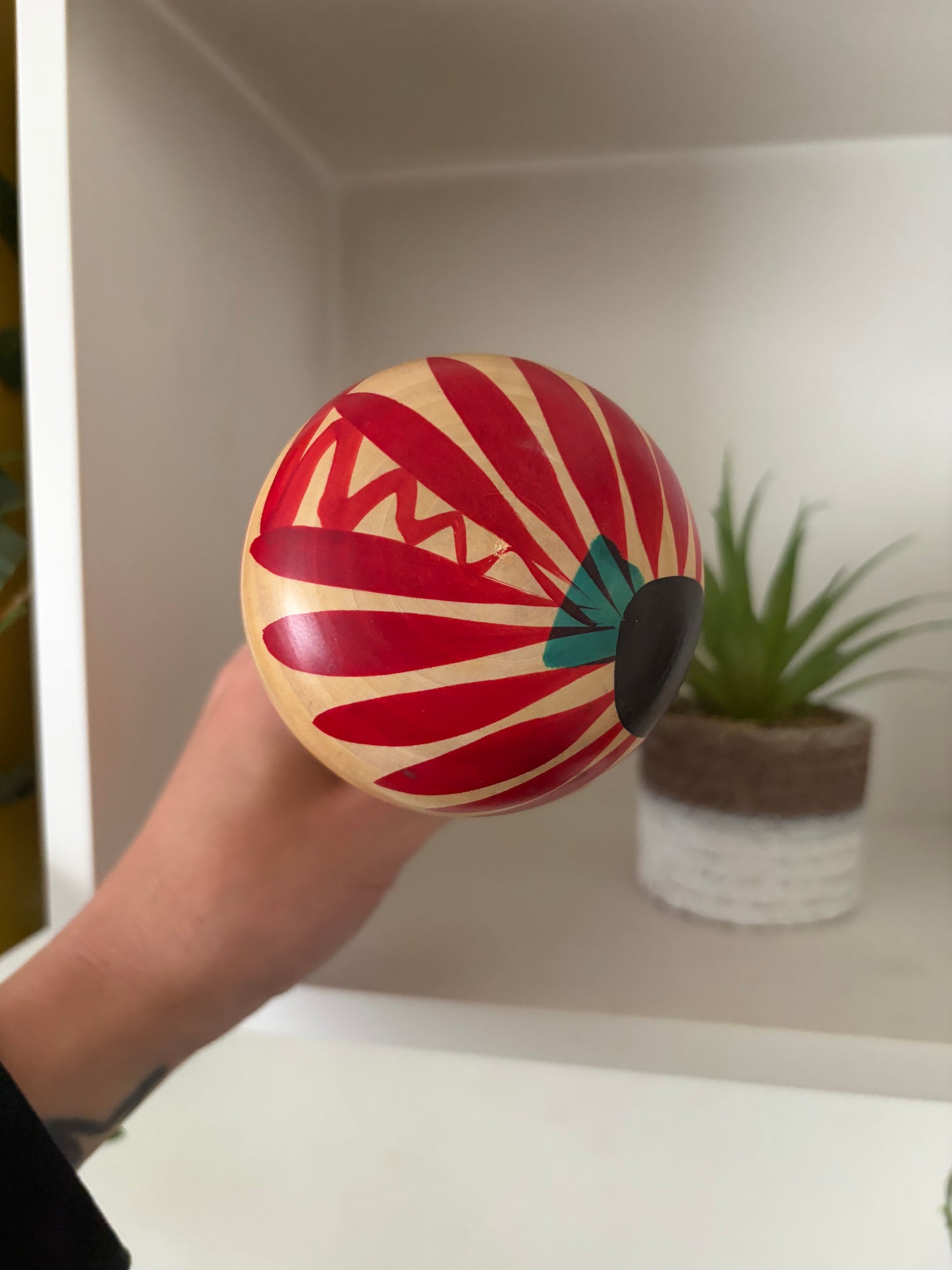 Vintage traditional Togatta kokeshi by Sakuta Takashi