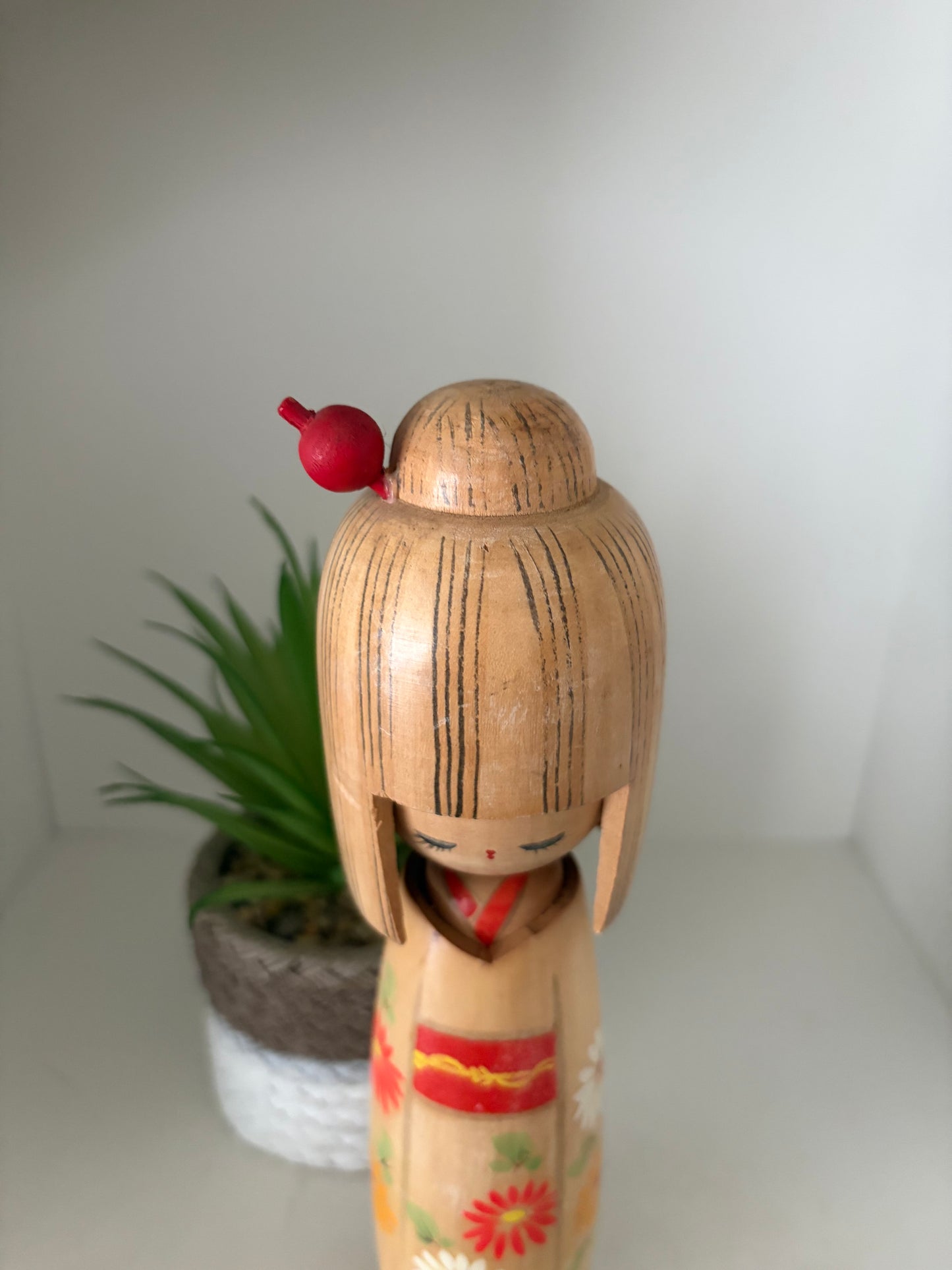 Vintage Sosaku kokeshi by Hajime Miyashita (1940-)