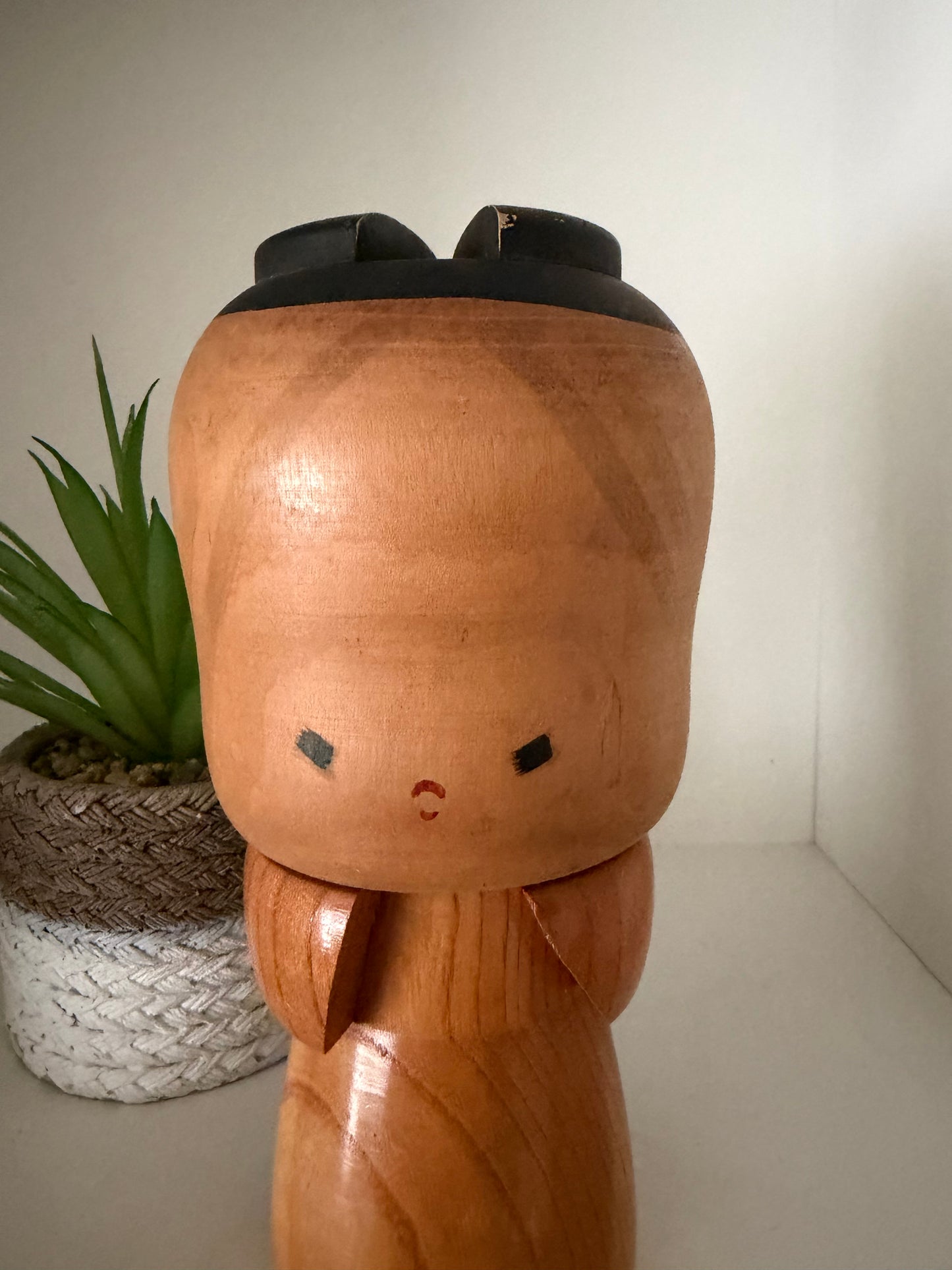 Rare vintage Sosaku kokeshi by Aida Seiho (Harumine) (1926-1998)