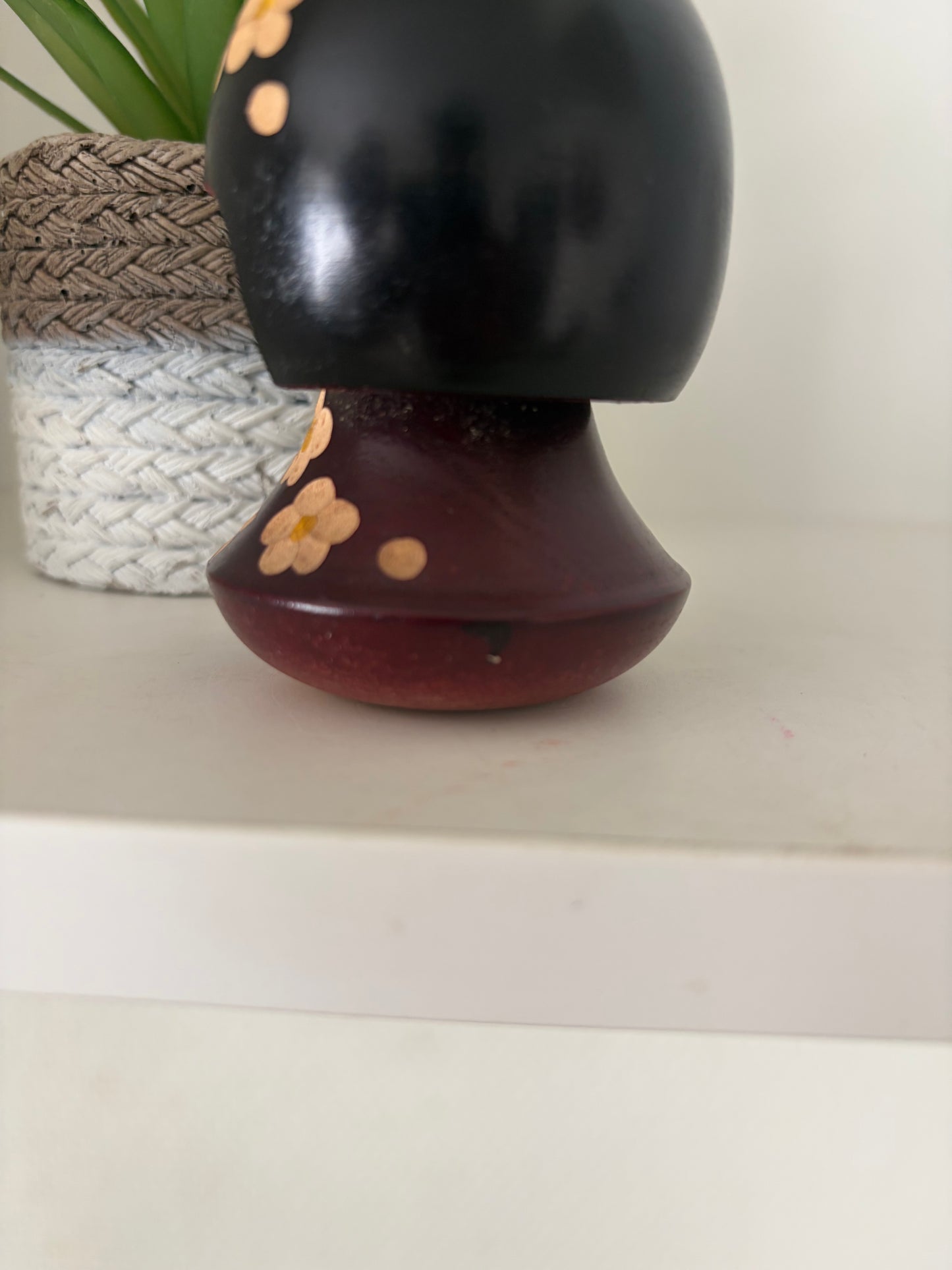 Vintage Sosaku kokeshi by Aoki Ryoka (1931-)