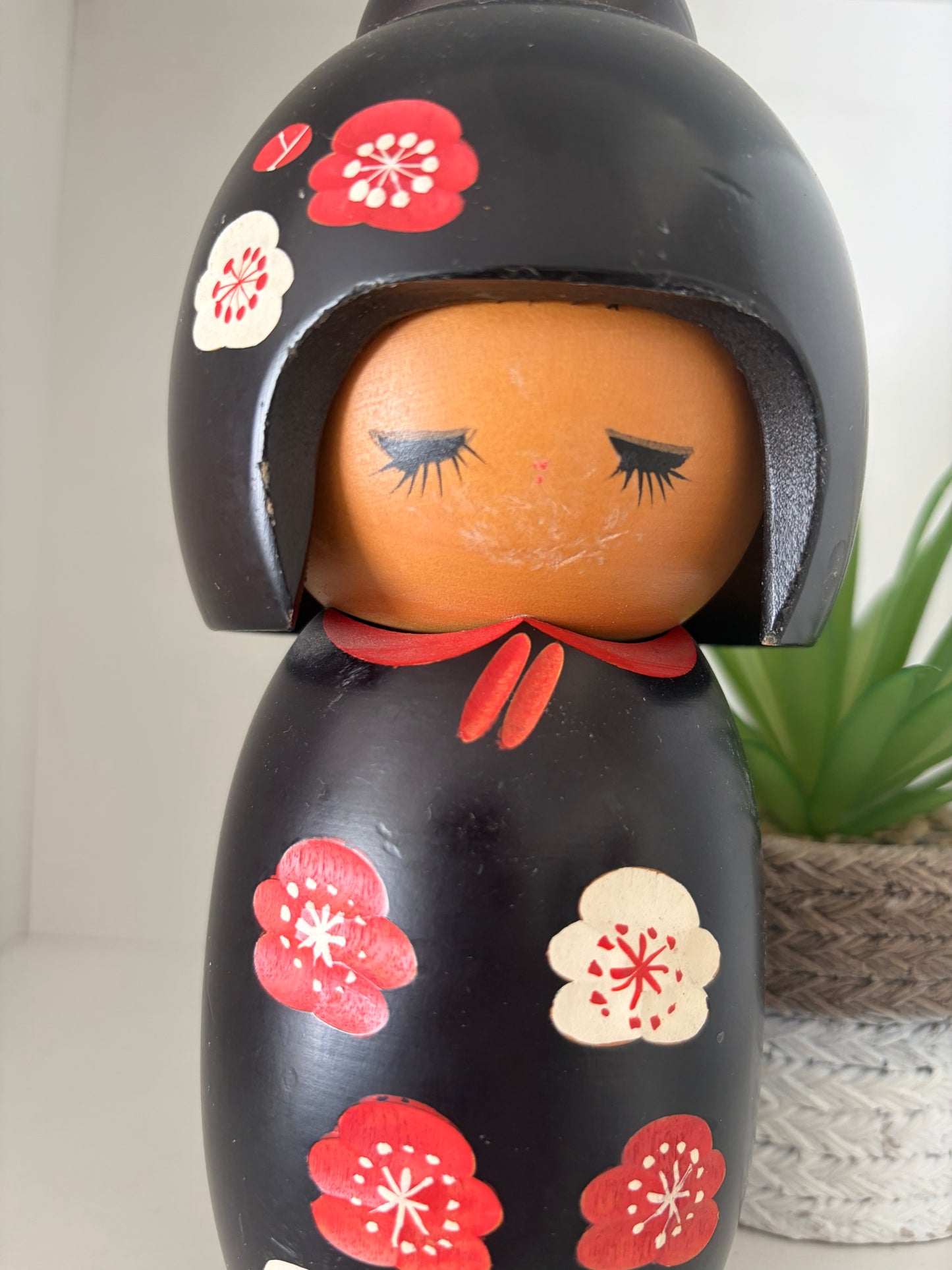 Vintage Sosaku kokeshi by Hajime Miyashita (1940-)