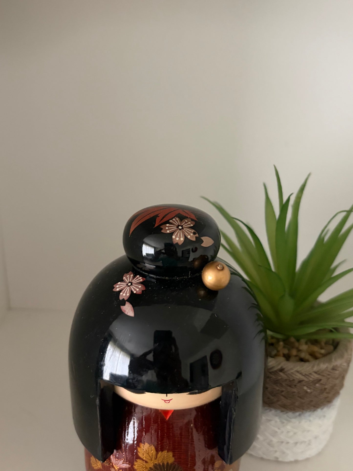Beautiful vintage lacquer Sosaku kokeshi