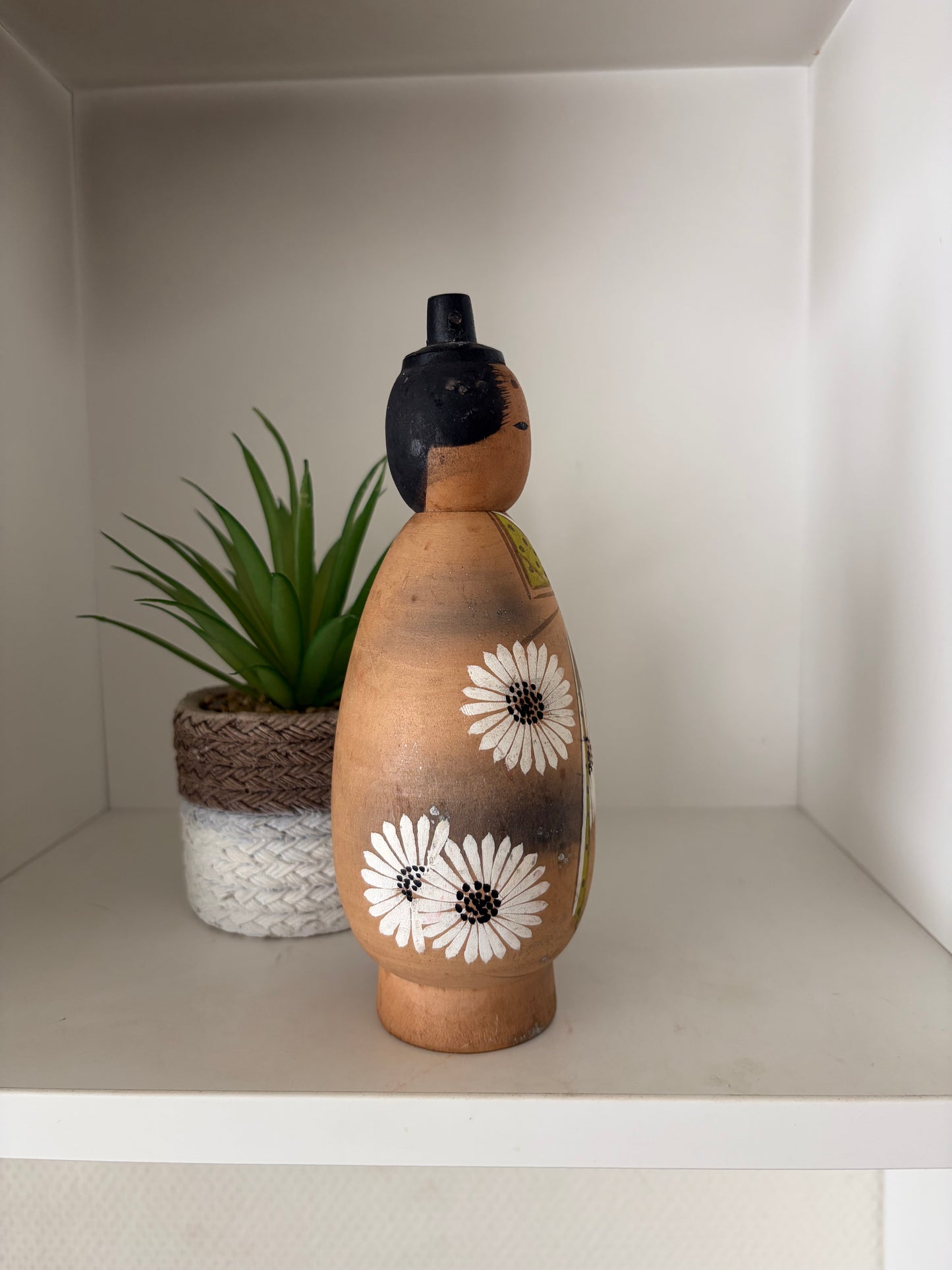 Lovely vintage Sosaku kokeshi by Aoki Ryoka (1931-)