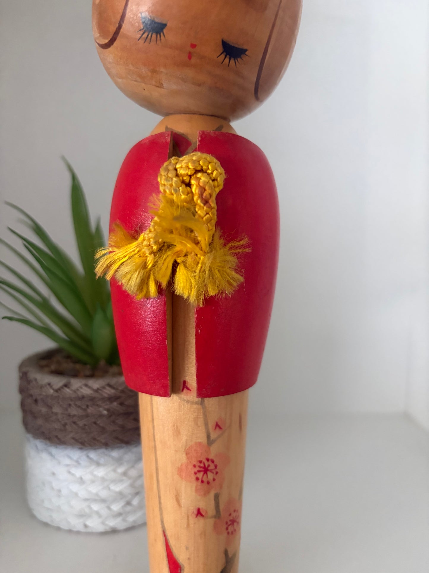 Vintage Sosaku kokeshi by Hajime Miyashita (1940-)
