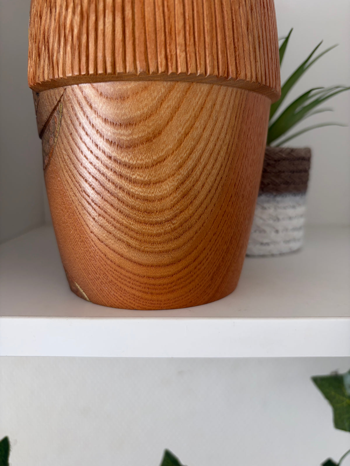 Exclusive Sosaku kokeshi by Aoki Ryoka (1931-)