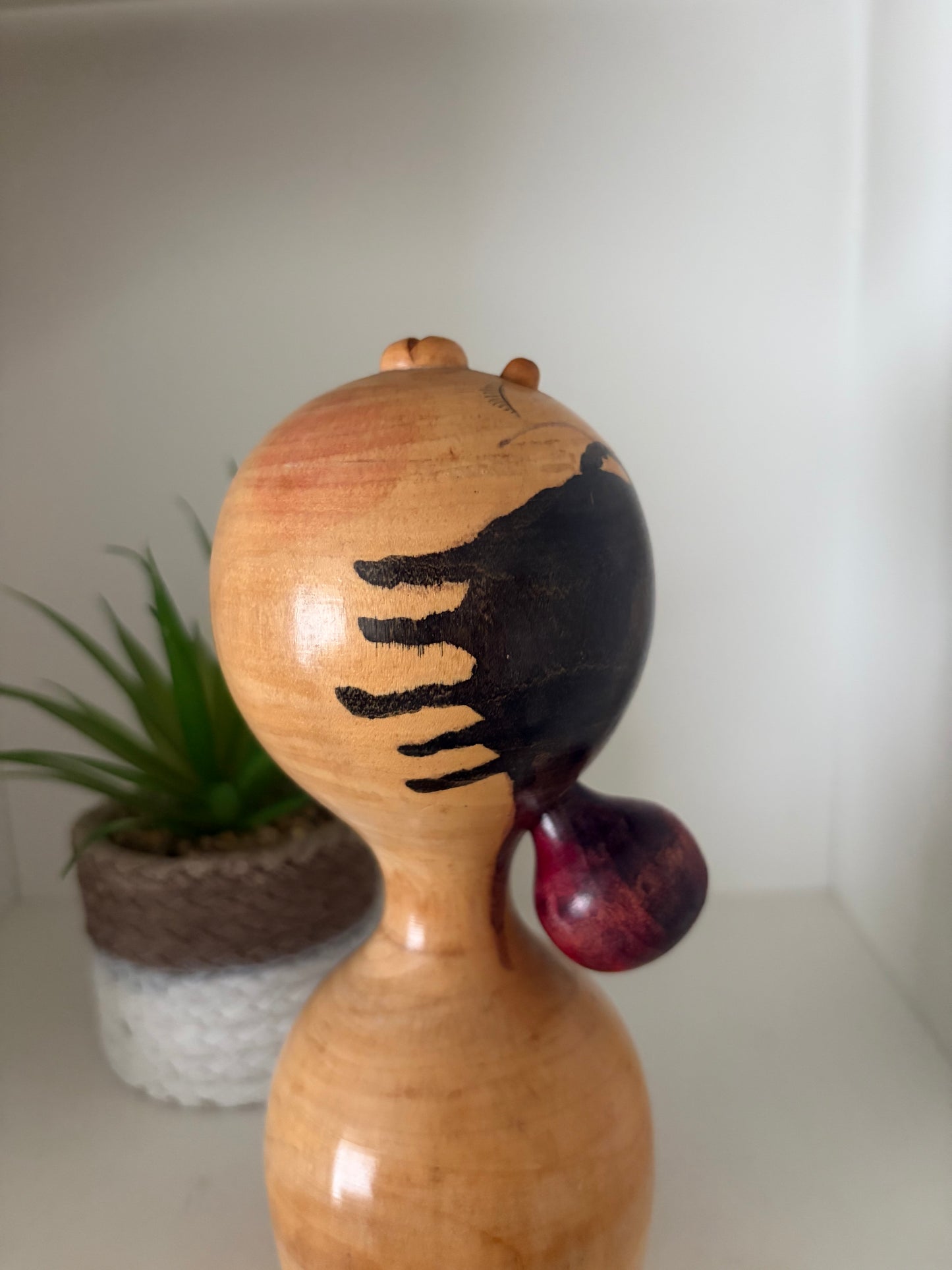 Exclusive Sosaku kokeshi by Tanaka Harumasa (1916-1966)