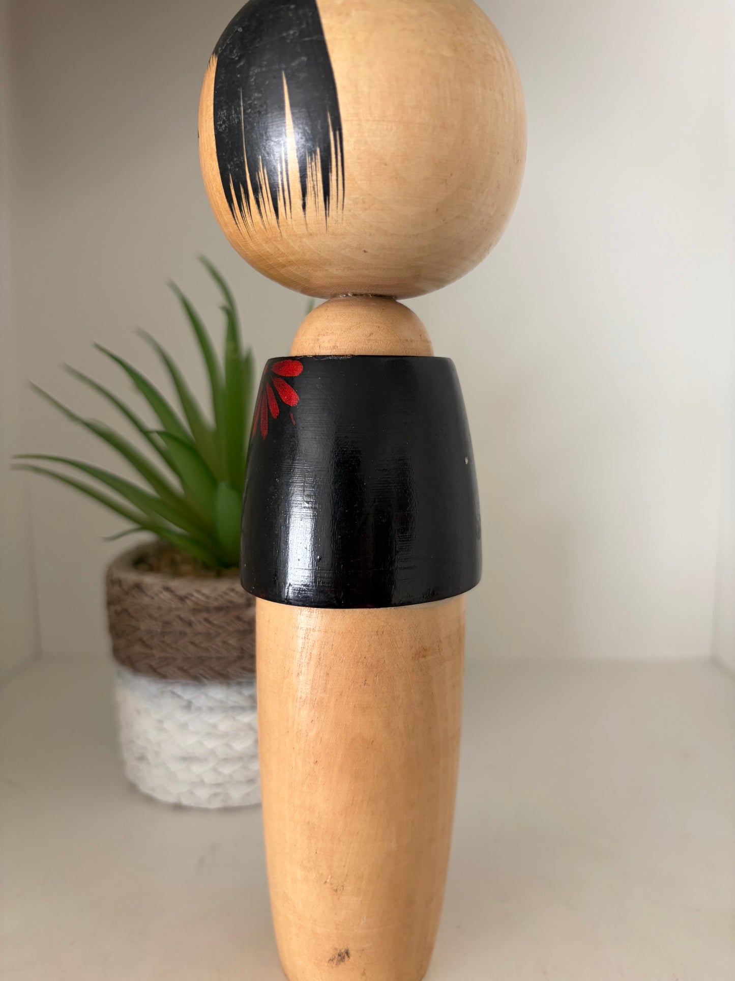 Lovely vintage Sosaku kokeshi by Fujiko