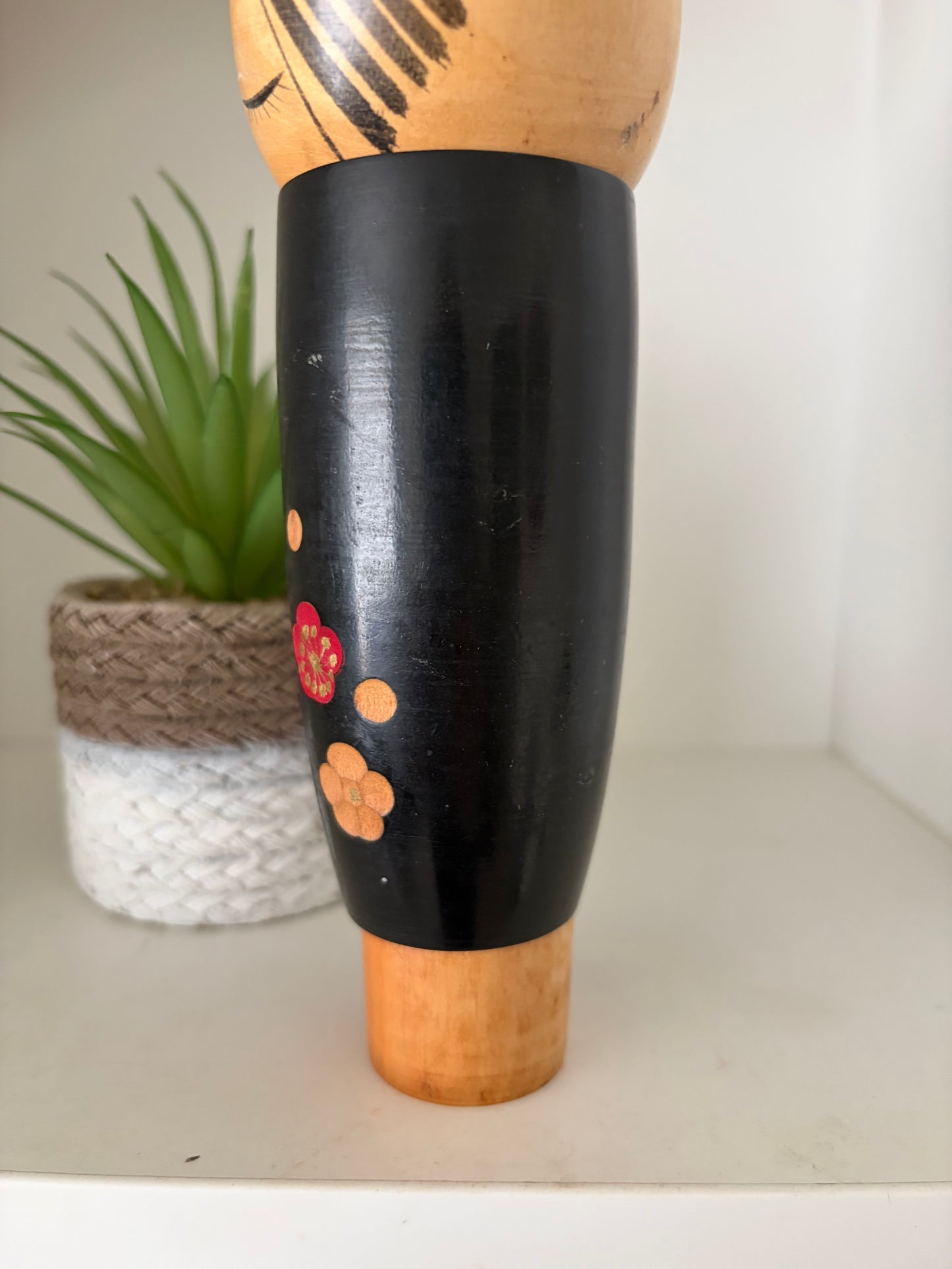 Vintage Sosaku Kokeshi made by Sato Suigai (1920-)