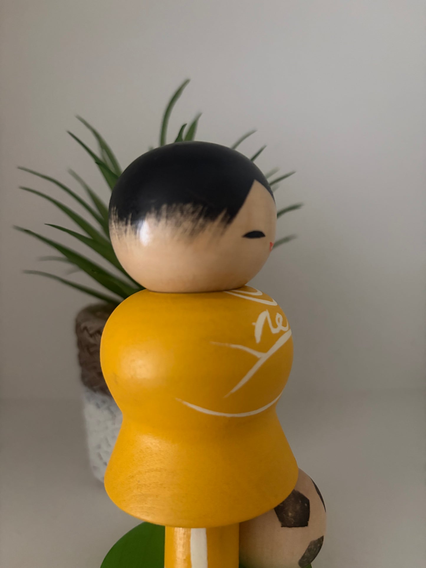 Vintage Sosaku kokeshi by Aoki Ryoka (1931-)
