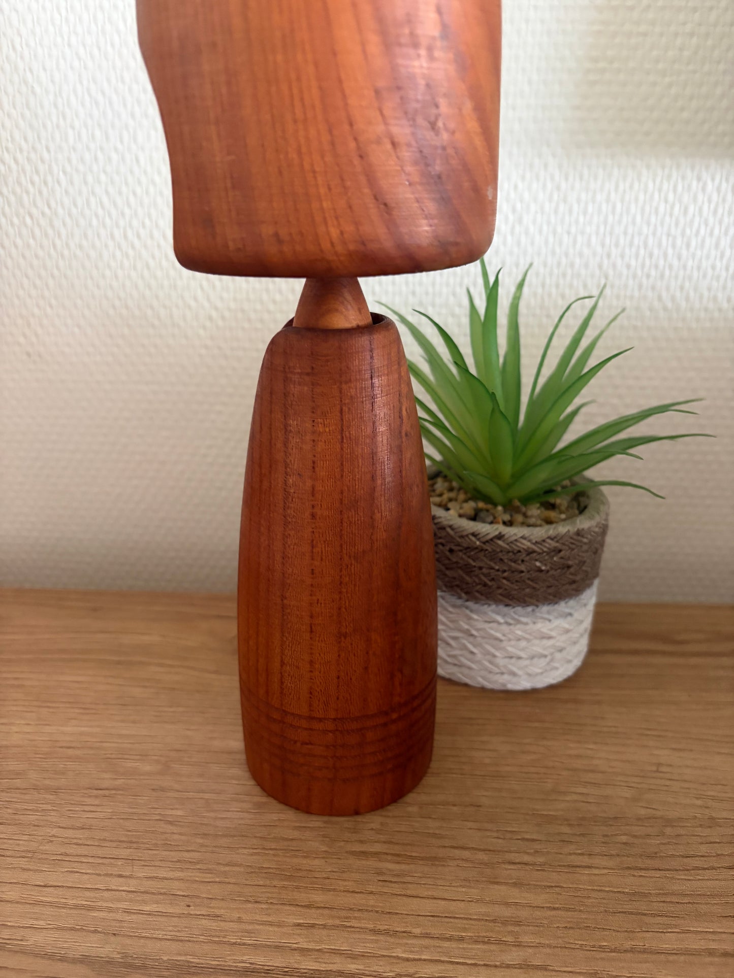 Exclusive Sosaku kokeshi by Shido Shozan (1932-1995)