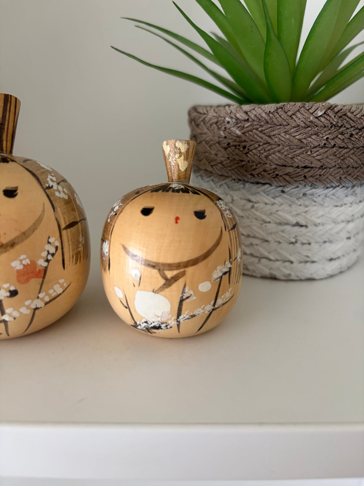 Cute set vintage Sosaku kokesh.