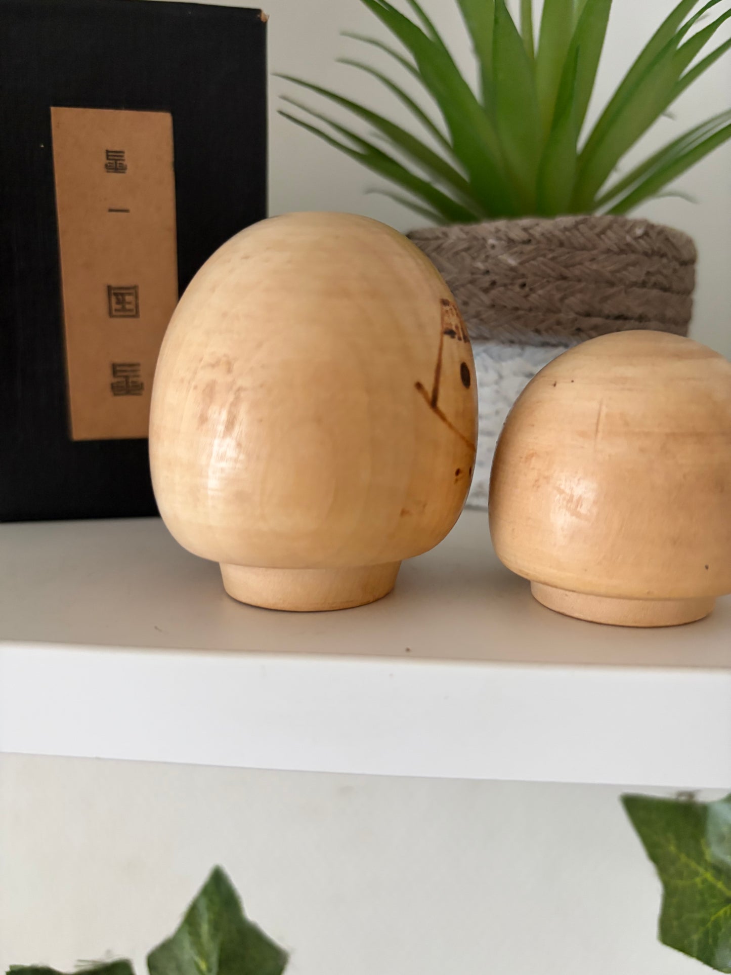 Vintage Sosaku kokeshi by Issetsu Kuribayashi (1924-2011)