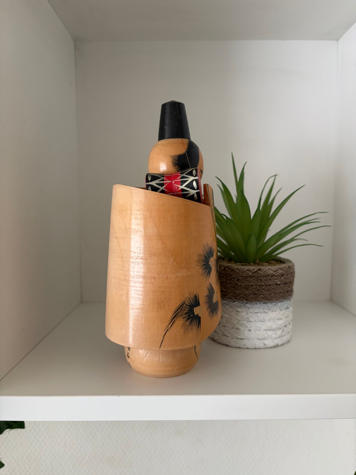 Vintage Sosaku kokeshi by Hajime with drum