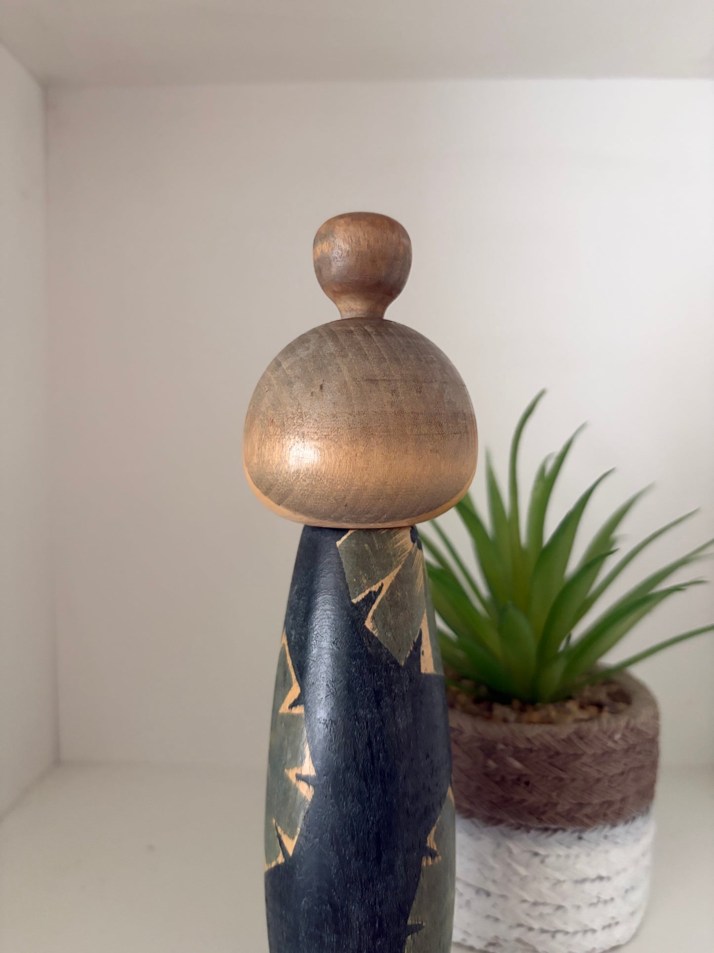 vintage Sosaku kokeshi by Issetsu Kuribayashi (1924-2011)