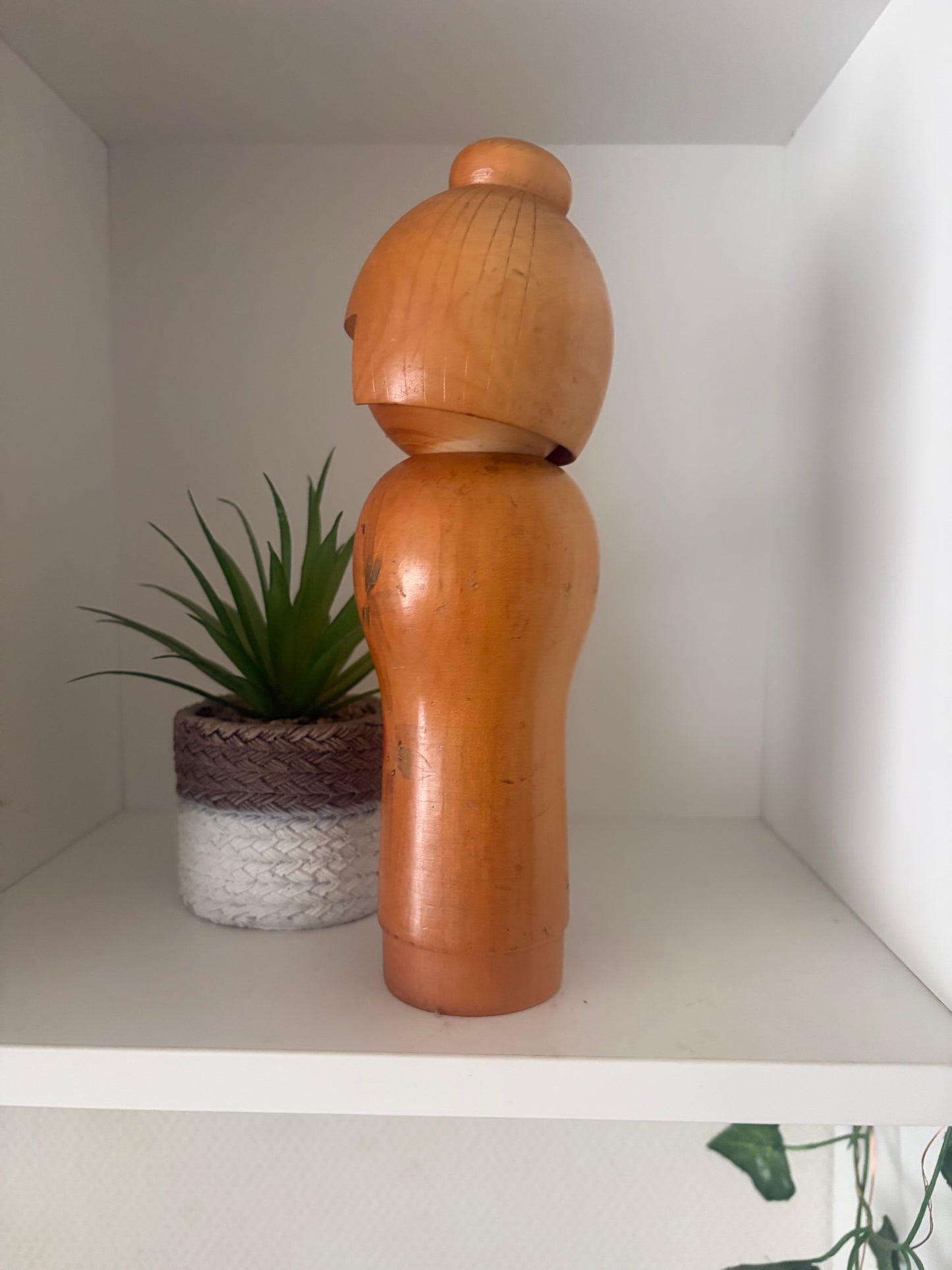 Vintage Sosaku kokeshi by Kishi Sadao (1932-1998)