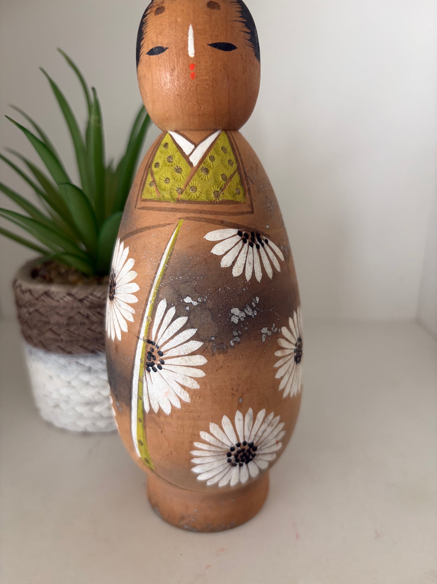 Lovely vintage Sosaku kokeshi by Aoki Ryoka (1931-)