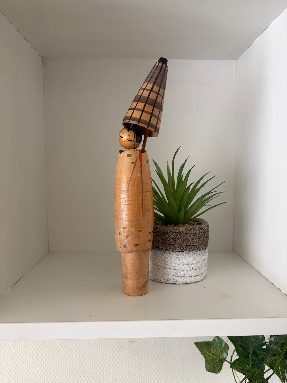 Vintage Gumma kokeshi by Hajime Miyashita (1940-)
