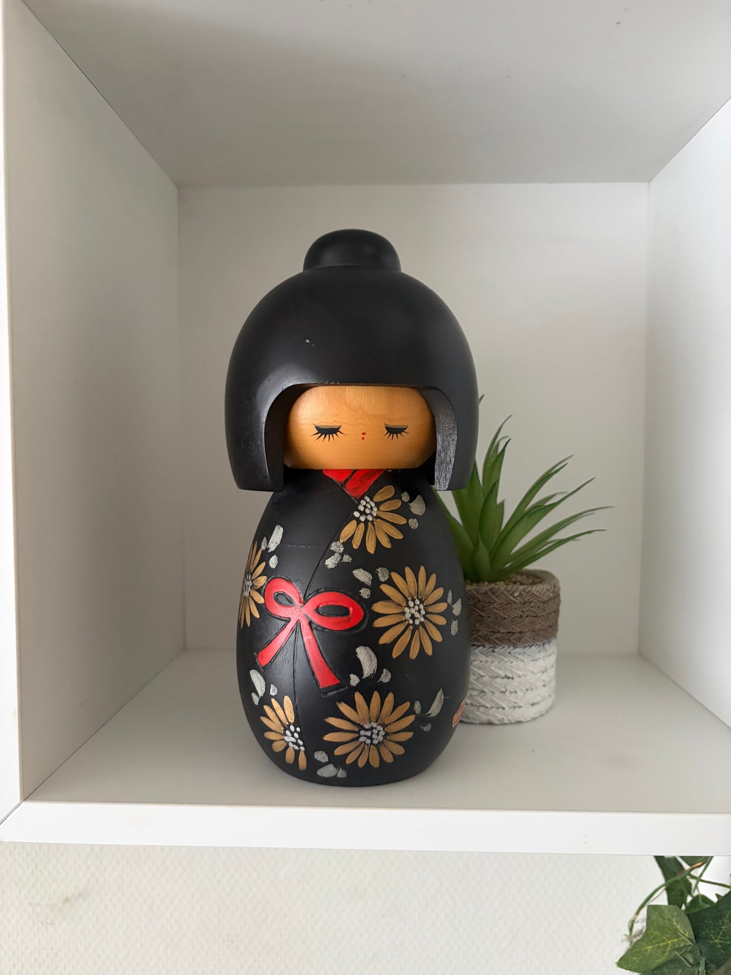 Vintage Chunky Gumma kokeshi by Hajime Miyashita (1940-)