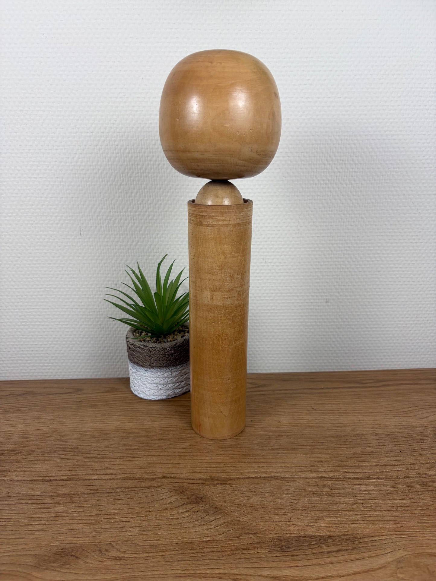 Rare vintage Sosaku kokeshi by Aida Seiho (Harumine) (1926-1998)
