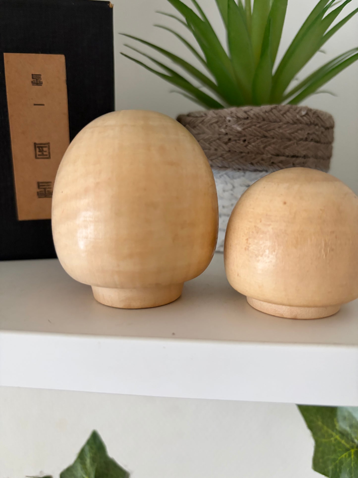 Vintage Sosaku kokeshi by Issetsu Kuribayashi (1924-2011)