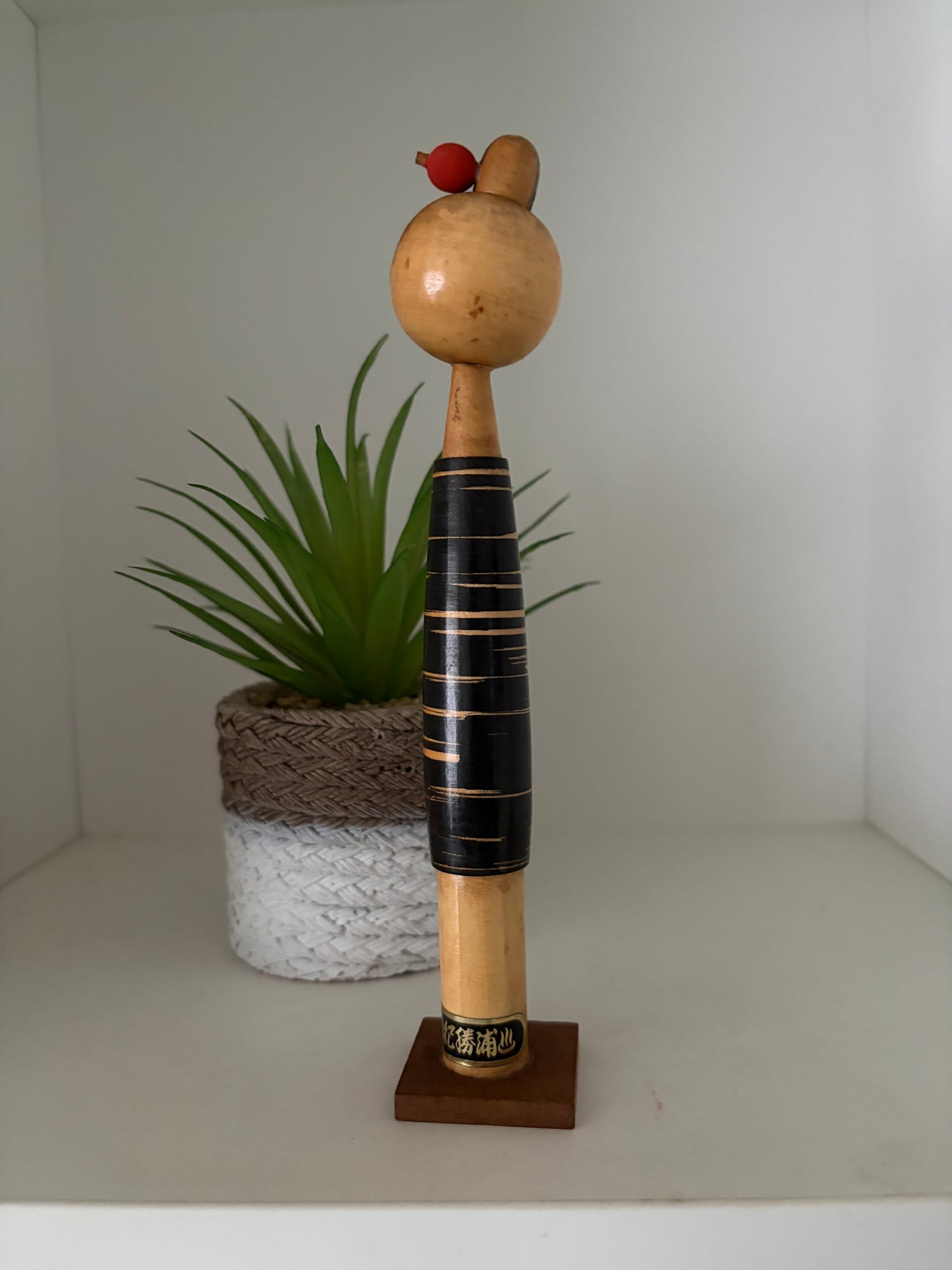 Vintage Sosaku kokeshi by Takanashi Hanpuushi